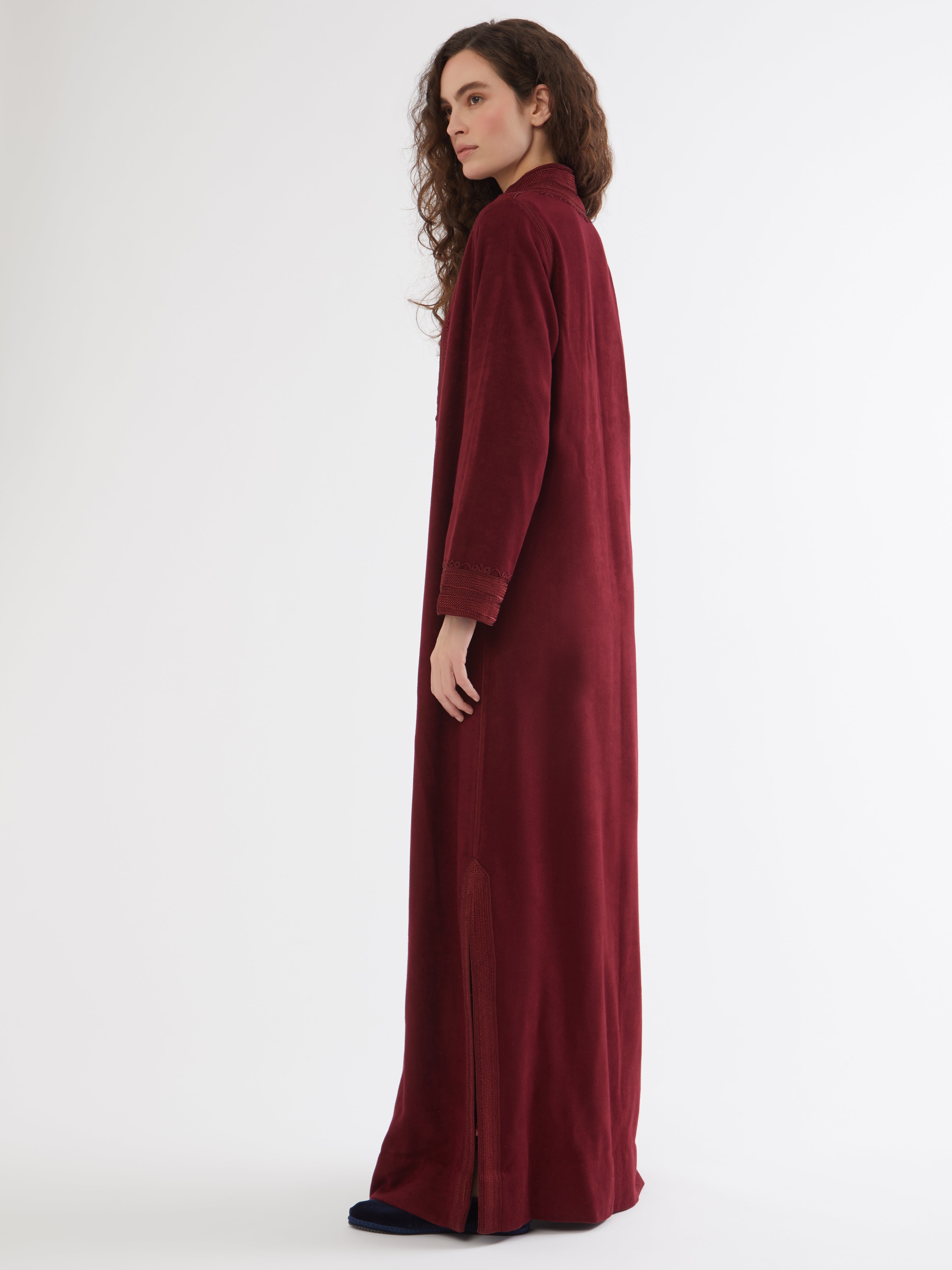 Embroidered in silk threads, Ethical fashion, craftsmanship, sustainable fashion, traditional fashion, ethnic fashion, moda etica, moda sostenibile, tecniche artigianali, moda tradizionale, moda etnica, fatto a mano, handmade, bohemian jacket, boho jacket, midseason jacket, giacca di mezza stagione, ricamo a mano, hand embroidery, silk embroidery, ricamo seta, moroccan jacket, giacca marocchina, collo coreana, giacca di velluto, velvet jacket, giacca di cashmere, cashmere jacket