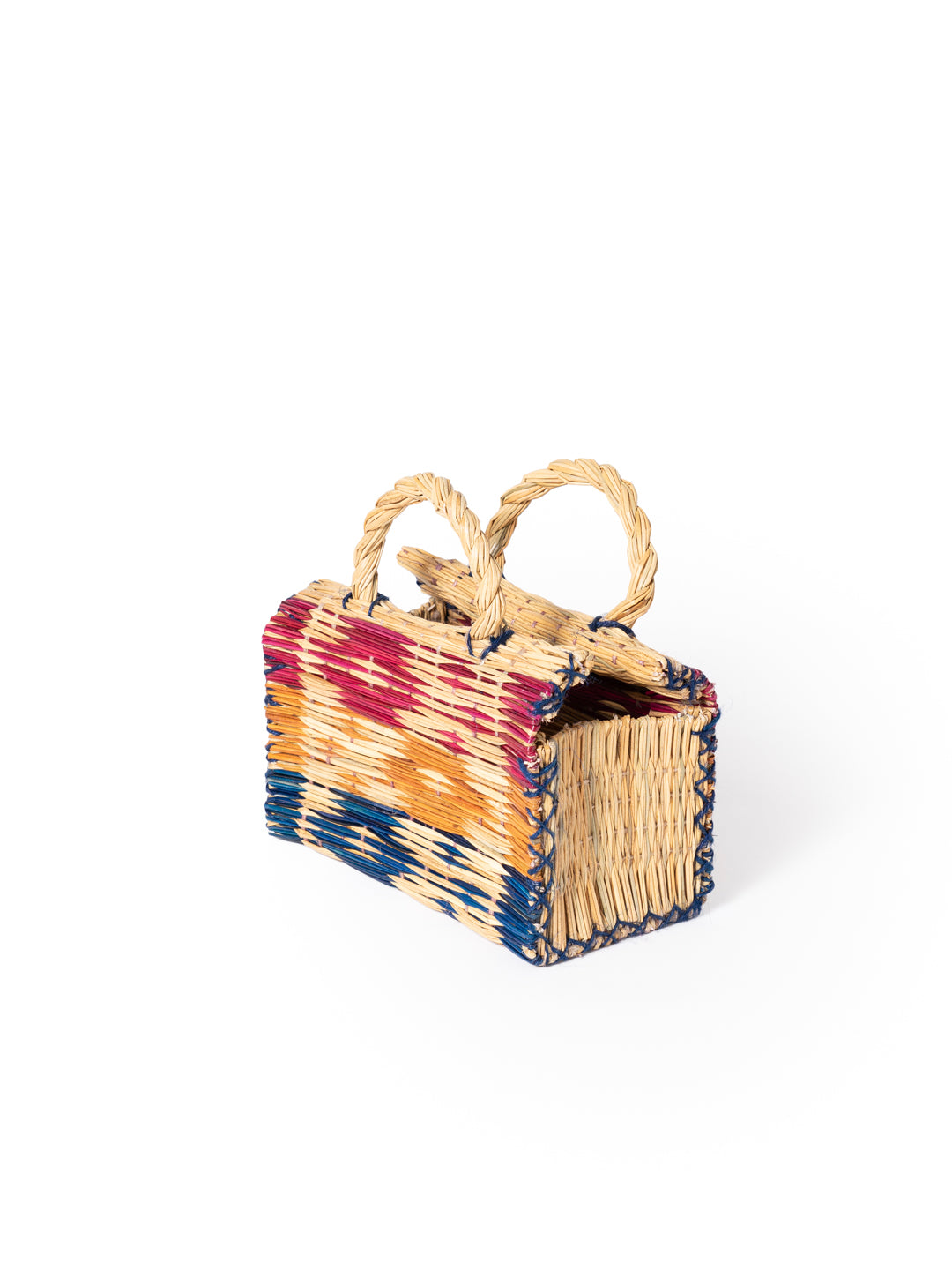 STRAW BASKET, STRAW REED BASKET, BEACH BAG, SUMMER BASKET, HANDMADE, ADE IN PORTUGAL, PORTUGUESE BASKET, HANDCRAFTED, CESTO DI PAGLIA, CESTA DA SPIAGGIA, BORSA DA SPIAGGIA, CESTO PORTOGHESE, FATTO A MANO, CESTA TRADIZIONALE, MODA TRADIZIONALE, MODA ETICA,
