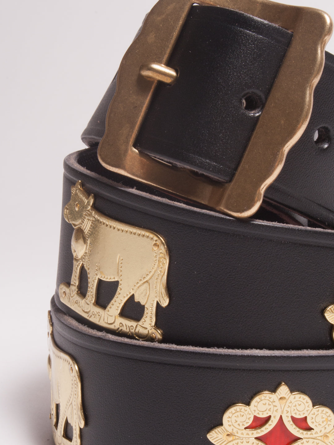 The Alpine Belt, Appenzeller belt, made in Switzerland, handmade, mountain belt, leather belt, cintura di pelle, cintura con le mucche, stelle alpine, cintura svizzera, cintura tirolese, cintura ampezzana, traditional belt, cow belt,