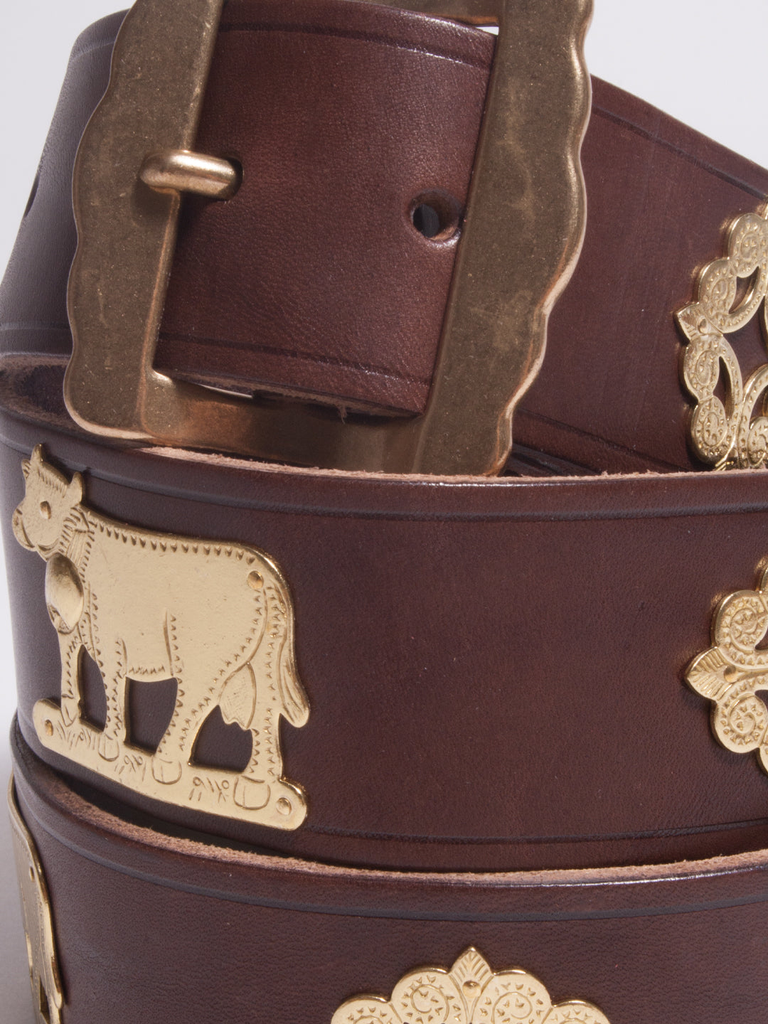 The Alpine Belt, Appenzeller belt, made in Switzerland, handmade, mountain belt, leather belt, cintura di pelle, cintura con le mucche, stelle alpine, cintura svizzera, cintura tirolese, cintura ampezzana, traditional belt, cow belt,