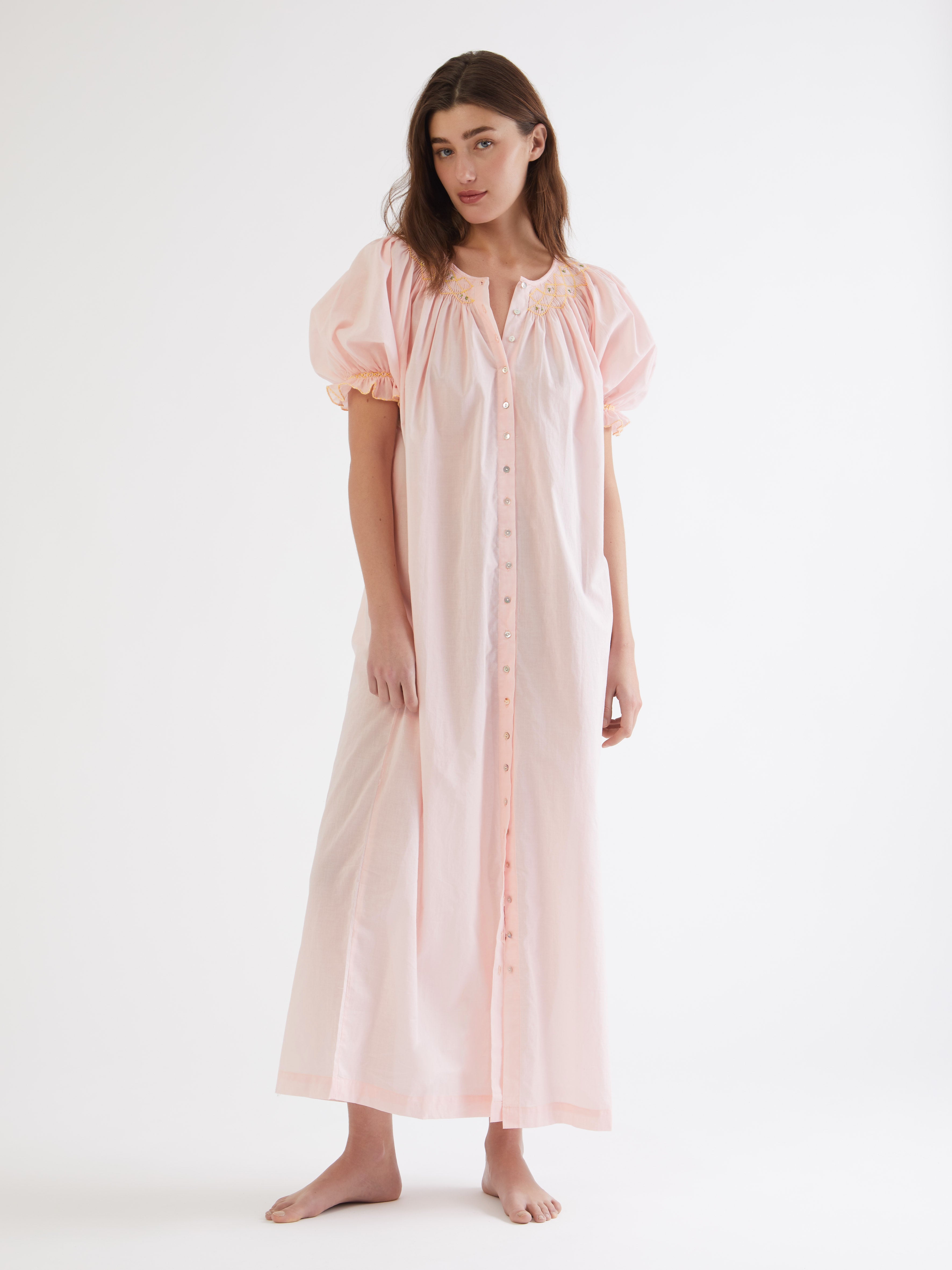 ETHICAL FASHION, CRAFTSMANSHIP, SUSTAINABLE FASHION, TRADITIONAL FASHION, ETHNIC FASHION, BOHEMIAN FASHION, MODA ETICA, MODA SOSTENIBILE, TECNICHE ARTIGIANALI, MODA TRADIZIONALE, MODA ETNICA, MADE IN MADAGASCAR, HANDMADE IN MADAGASCAR, COTTON NIGHTDRESS, COTTON NIGHTGOWN, CAMICIA DA NOTTE IN COTONE, PIGIAMA DI COTONE, COTTON PAJAMA, NIGHTWEAR, SLEEPWEAR, FASHION PAJAMA, PUNTO SMOCK, SMOKED, SMOCKED, HAND EMBROIDERED, RICAMATO A MANO, MUM AND DAUGHTER, MINE ME COLLECTION, MATCHIN WITH MUM, 