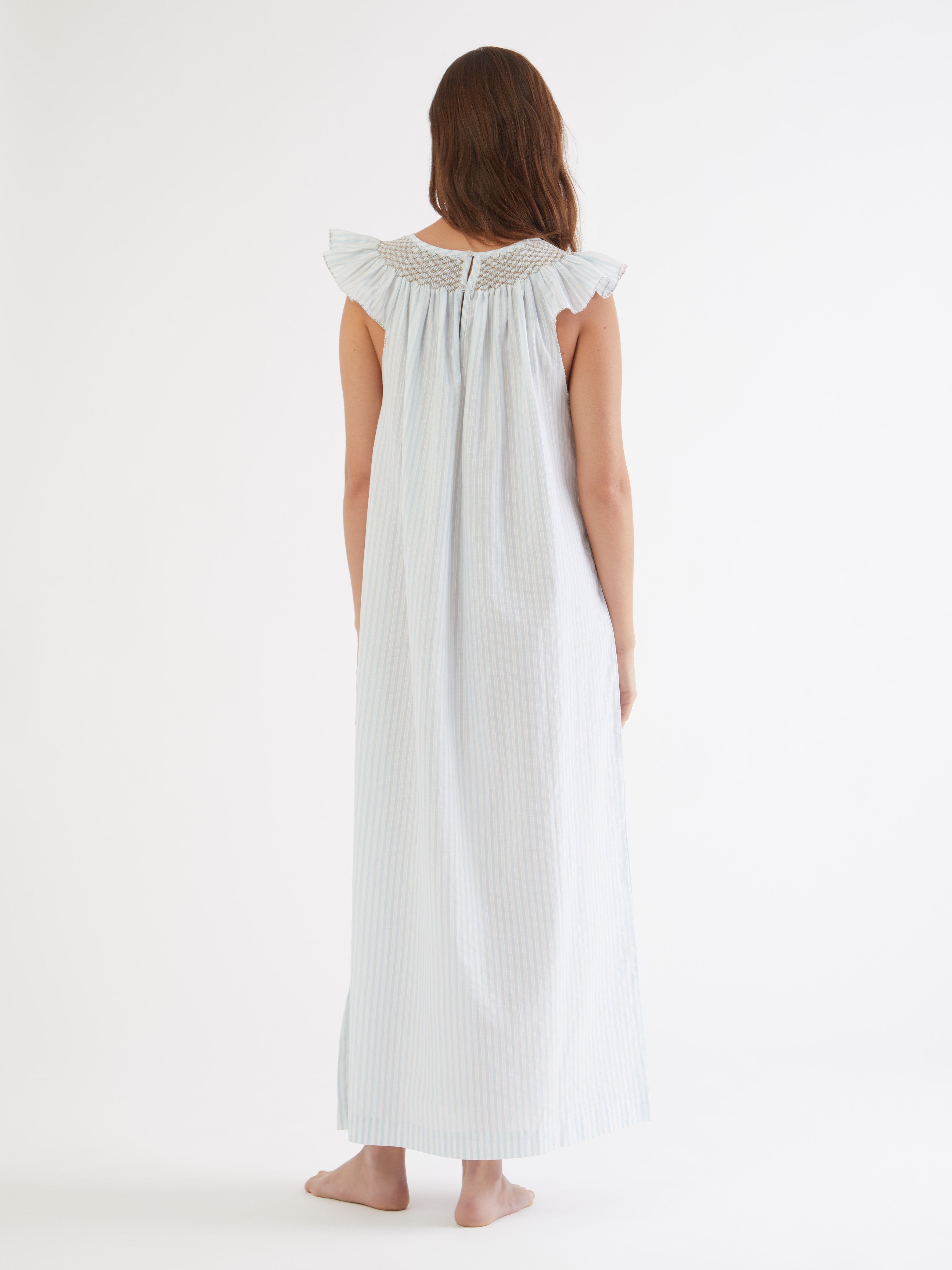 ETHICAL FASHION, CRAFTSMANSHIP, SUSTAINABLE FASHION, TRADITIONAL FASHION, ETHNIC FASHION, BOHEMIAN FASHION, MODA ETICA, MODA SOSTENIBILE, TECNICHE ARTIGIANALI, MODA TRADIZIONALE, MODA ETNICA, MADE IN MADAGASCAR, HANDMADE IN MADAGASCAR, COTTON NIGHTDRESS, COTTON NIGHTGOWN, CAMICIA DA NOTTE IN COTONE, PIGIAMA DI COTONE, COTTON PAJAMA, NIGHTWEAR, SLEEPWEAR, FASHION PAJAMA, PUNTO SMOCK, SMOKED, SMOCKED, HAND EMBROIDERED, RICAMATO A MANO, MUM AND DAUGHTER, MINE ME COLLECTION, MATCHIN WITH MUM, 