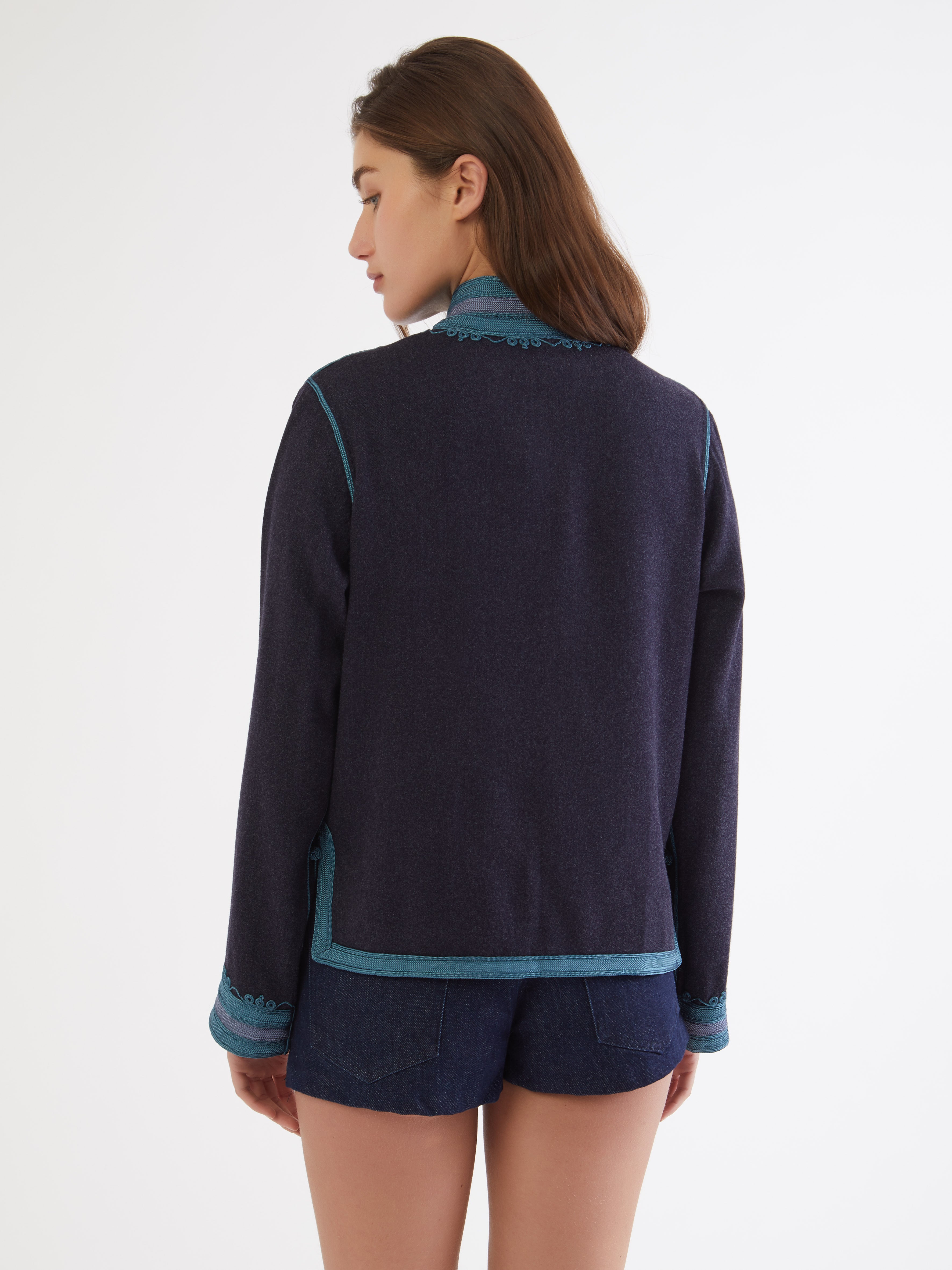 Embroidered in silk threads, Ethical fashion, craftsmanship, sustainable fashion, traditional fashion, ethnic fashion, moda etica, moda sostenibile, tecniche artigianali, moda tradizionale, moda etnica, fatto a mano, handmade, bohemian jacket, boho jacket, midseason jacket, giacca di mezza stagione, ricamo a mano, hand embroidery, silk embroidery, ricamo seta, moroccan jacket, giacca marocchina, collo coreana, giacca di velluto, velvet jacket, giacca di cashmere, cashmere jacket