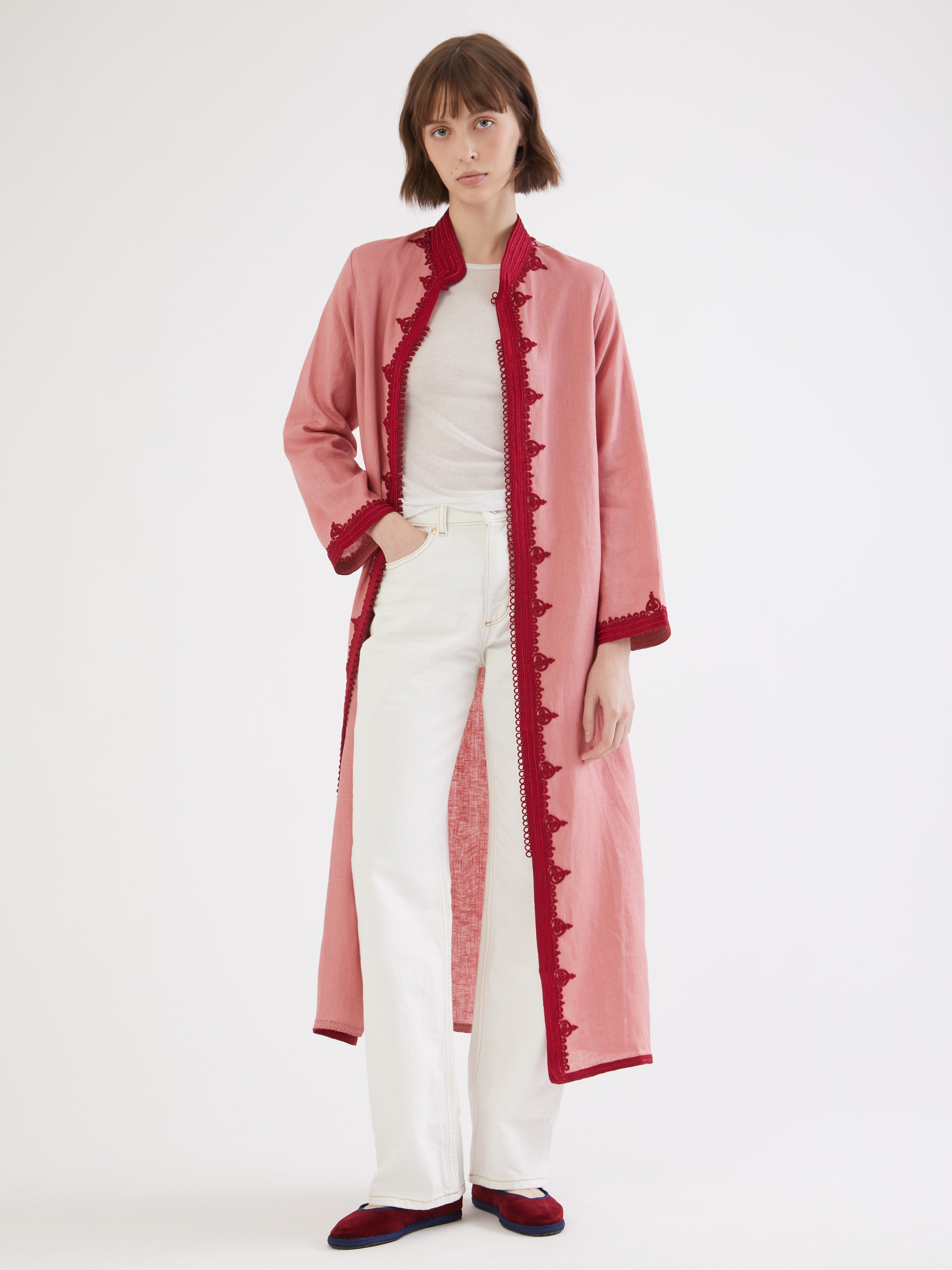 Embroidered in silk threads, Ethical fashion, craftsmanship, sustainable fashion, traditional fashion, ethnic fashion, moda etica, moda sostenibile, tecniche artigianali, moda tradizionale, moda etnica, fatto a mano, handmade, bohemian jacket, boho jacket, midseason jacket, giacca di mezza stagione, ricamo a mano, hand embroidery, silk embroidery, ricamo seta, moroccan jacket, giacca marocchina, collo coreana, giacca di velluto, velvet jacket, giacca di cashmere, cashmere jacket