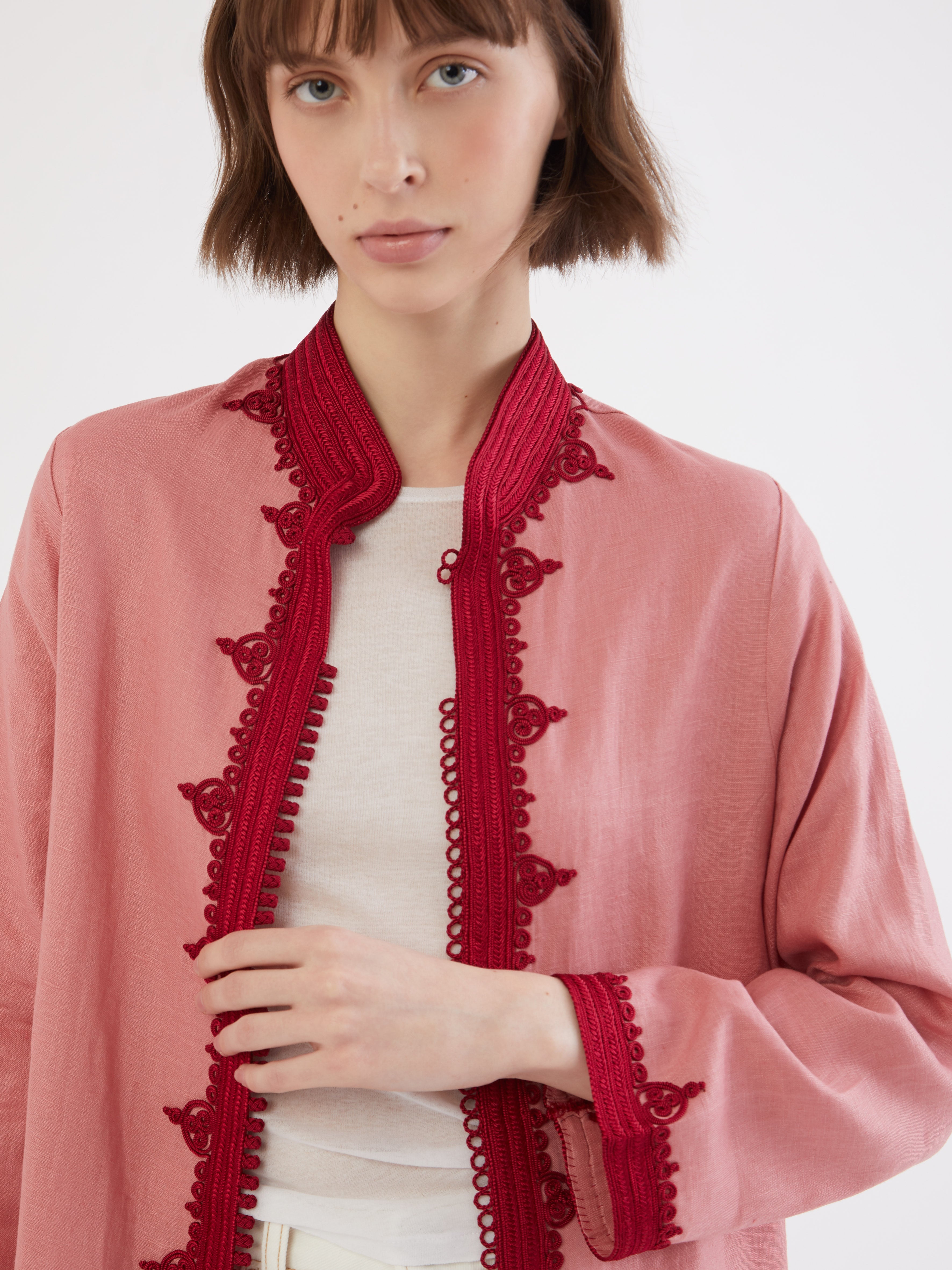 Embroidered in silk threads, Ethical fashion, craftsmanship, sustainable fashion, traditional fashion, ethnic fashion, moda etica, moda sostenibile, tecniche artigianali, moda tradizionale, moda etnica, fatto a mano, handmade, bohemian jacket, boho jacket, midseason jacket, giacca di mezza stagione, ricamo a mano, hand embroidery, silk embroidery, ricamo seta, moroccan jacket, giacca marocchina, collo coreana, giacca di velluto, velvet jacket, giacca di cashmere, cashmere jacket