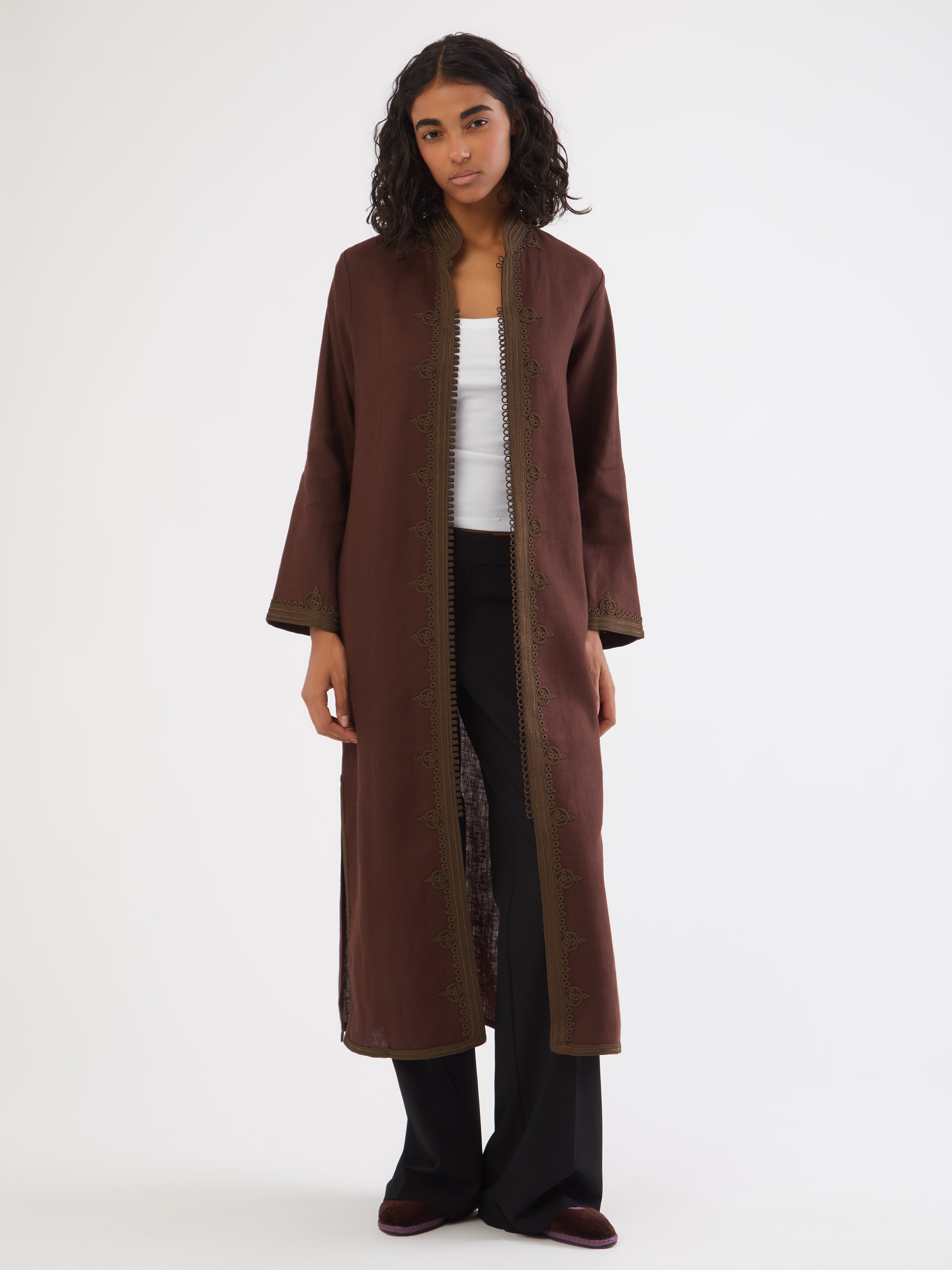 Embroidered in silk threads, Ethical fashion, craftsmanship, sustainable fashion, traditional fashion, ethnic fashion, moda etica, moda sostenibile, tecniche artigianali, moda tradizionale, moda etnica, fatto a mano, handmade, bohemian jacket, boho jacket, midseason jacket, giacca di mezza stagione, ricamo a mano, hand embroidery, silk embroidery, ricamo seta, moroccan jacket, giacca marocchina, collo coreana, giacca di velluto, velvet jacket, giacca di cashmere, cashmere jacket
