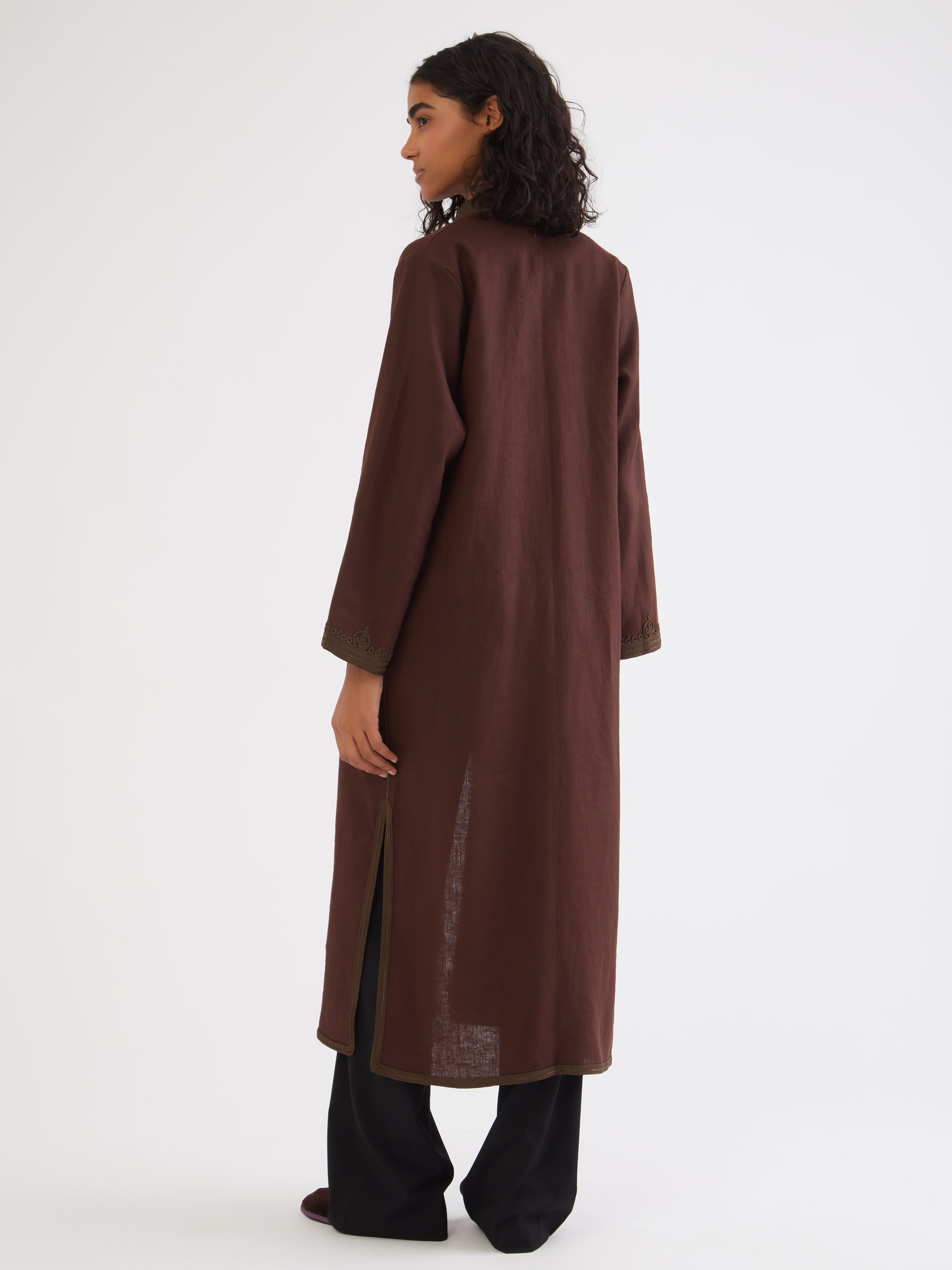 Embroidered in silk threads, Ethical fashion, craftsmanship, sustainable fashion, traditional fashion, ethnic fashion, moda etica, moda sostenibile, tecniche artigianali, moda tradizionale, moda etnica, fatto a mano, handmade, bohemian jacket, boho jacket, midseason jacket, giacca di mezza stagione, ricamo a mano, hand embroidery, silk embroidery, ricamo seta, moroccan jacket, giacca marocchina, collo coreana, giacca di velluto, velvet jacket, giacca di cashmere, cashmere jacket