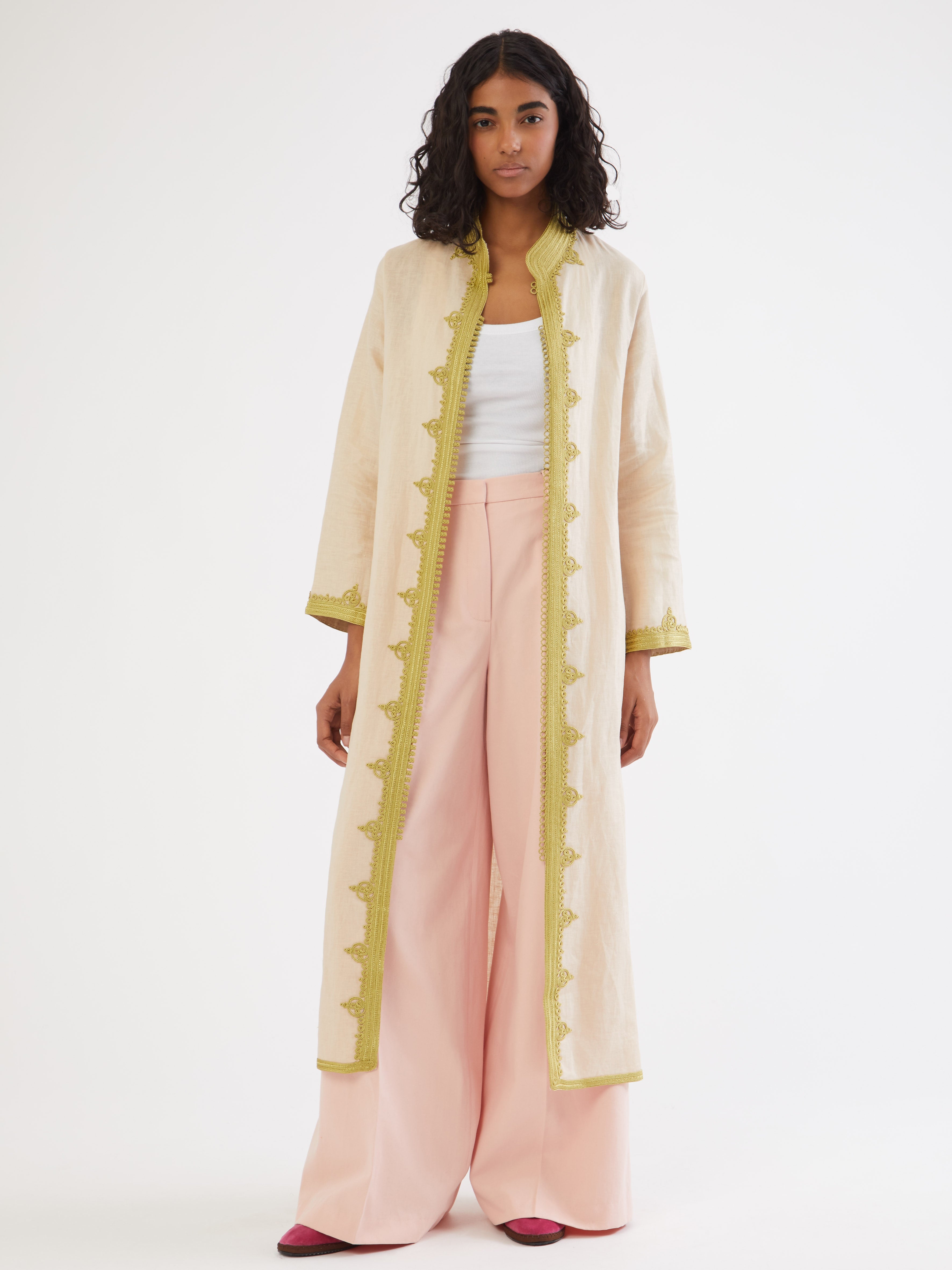 Embroidered in silk threads, Ethical fashion, craftsmanship, sustainable fashion, traditional fashion, ethnic fashion, moda etica, moda sostenibile, tecniche artigianali, moda tradizionale, moda etnica, fatto a mano, handmade, bohemian jacket, boho jacket, midseason jacket, giacca di mezza stagione, ricamo a mano, hand embroidery, silk embroidery, ricamo seta, moroccan jacket, giacca marocchina, collo coreana, giacca di velluto, velvet jacket, giacca di cashmere, cashmere jacket