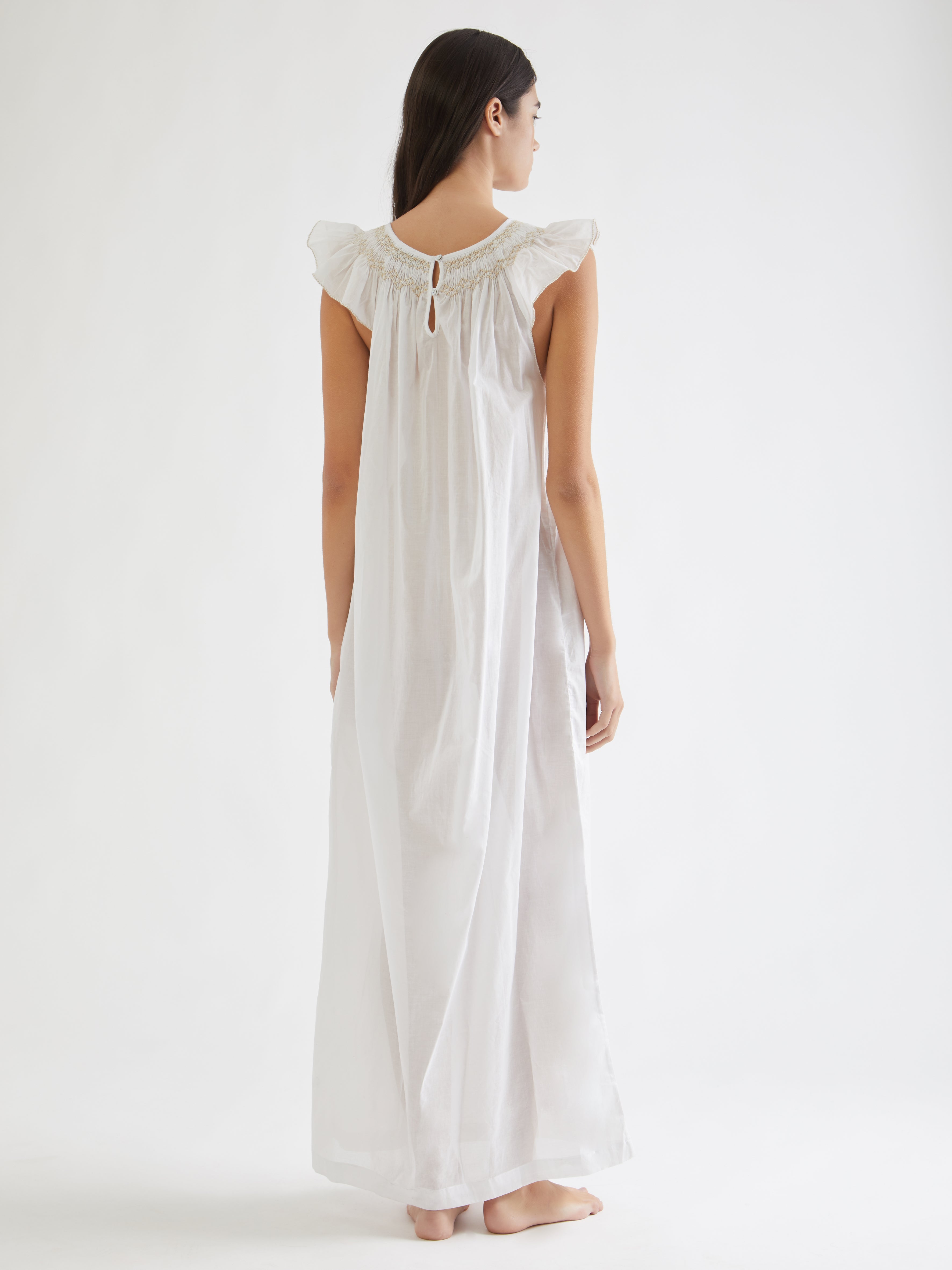 ETHICAL FASHION, CRAFTSMANSHIP, SUSTAINABLE FASHION, TRADITIONAL FASHION, ETHNIC FASHION, BOHEMIAN FASHION, MODA ETICA, MODA SOSTENIBILE, TECNICHE ARTIGIANALI, MODA TRADIZIONALE, MODA ETNICA, MADE IN MADAGASCAR, HANDMADE IN MADAGASCAR, COTTON NIGHTDRESS, COTTON NIGHTGOWN, CAMICIA DA NOTTE IN COTONE, PIGIAMA DI COTONE, COTTON PAJAMA, NIGHTWEAR, SLEEPWEAR, FASHION PAJAMA, PUNTO SMOCK, SMOKED, SMOCKED, HAND EMBROIDERED, RICAMATO A MANO, MUM AND DAUGHTER, MINE ME COLLECTION, MATCHIN WITH MUM, 