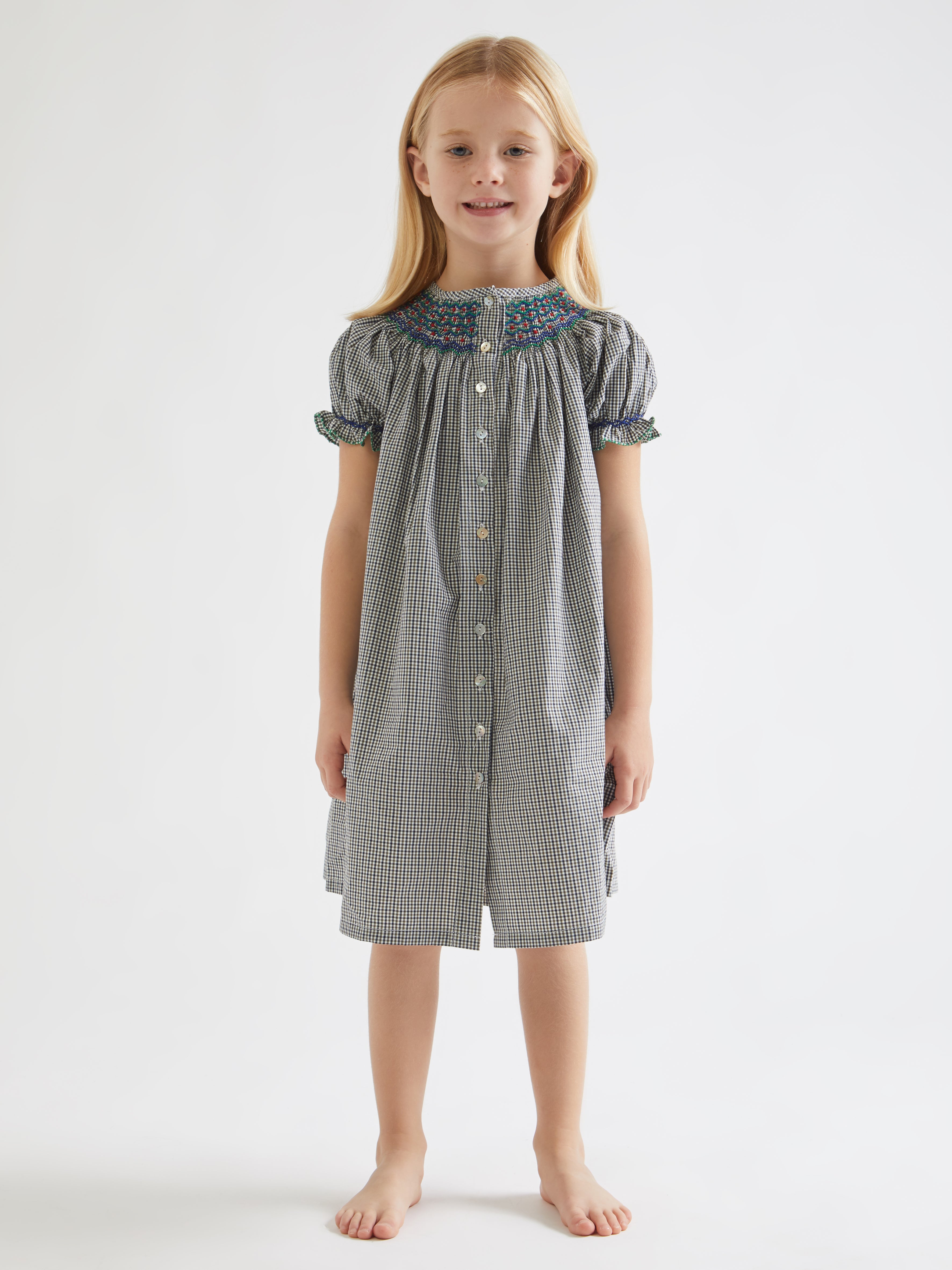 ETHICAL FASHION, CRAFTSMANSHIP, SUSTAINABLE FASHION, TRADITIONAL FASHION, ETHNIC FASHION, BOHEMIAN FASHION, MODA ETICA, MODA SOSTENIBILE, TECNICHE ARTIGIANALI, MODA TRADIZIONALE, MODA ETNICA, MADE IN MADAGASCAR, HANDMADE IN MADAGASCAR, COTTON NIGHTDRESS, COTTON NIGHTGOWN, CAMICIA DA NOTTE IN COTONE, PIGIAMA DI COTONE, COTTON PAJAMA, NIGHTWEAR, SLEEPWEAR, FASHION PAJAMA, PUNTO SMOCK, SMOKED, SMOCKED, HAND EMBROIDERED, RICAMATO A MANO, MUM AND DAUGHTER, MINE ME COLLECTION, MATCHIN WITH MUM, 