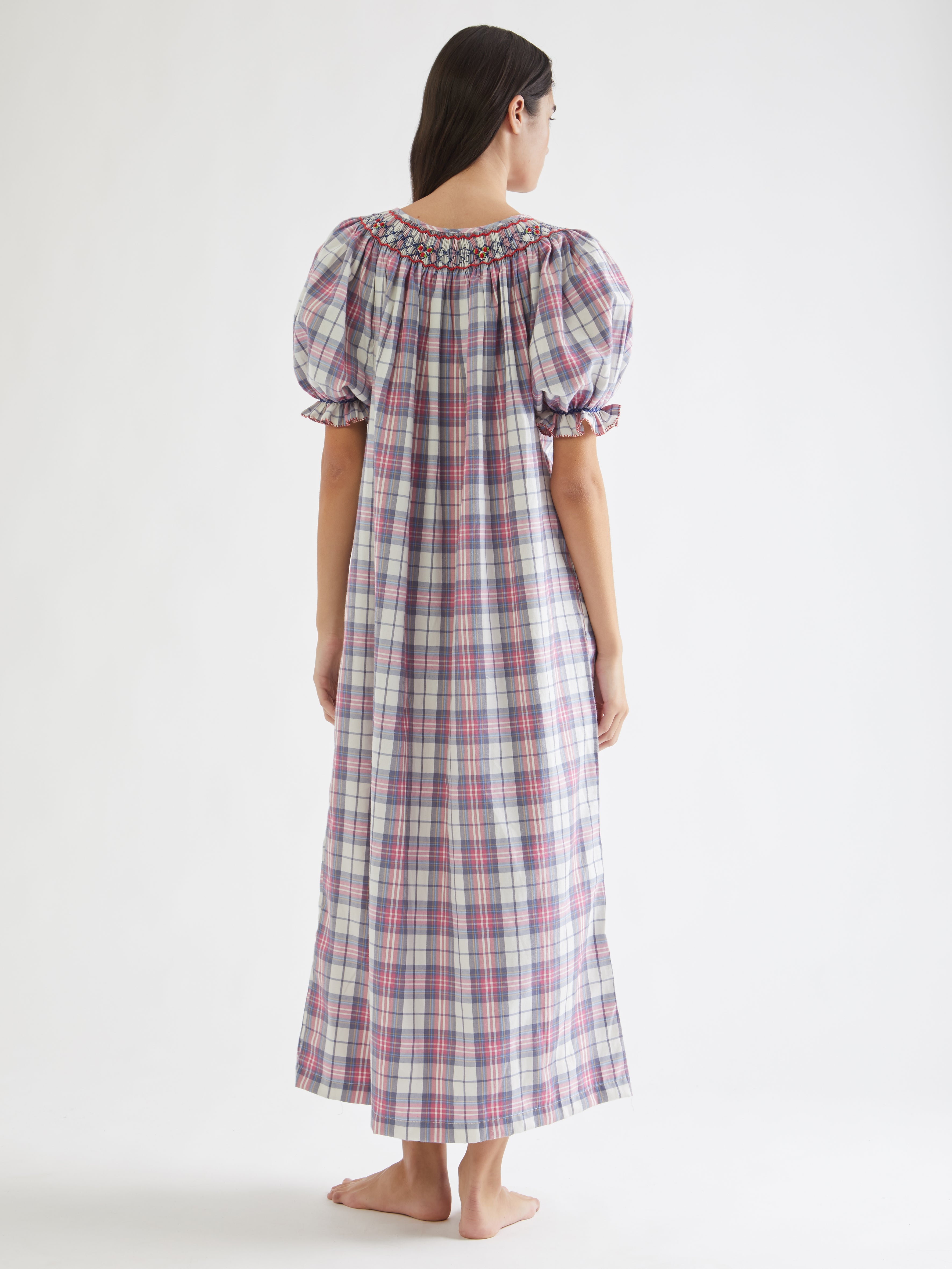 ETHICAL FASHION, CRAFTSMANSHIP, SUSTAINABLE FASHION, TRADITIONAL FASHION, ETHNIC FASHION, BOHEMIAN FASHION, MODA ETICA, MODA SOSTENIBILE, TECNICHE ARTIGIANALI, MODA TRADIZIONALE, MODA ETNICA, BOHEMIAN DRESS, MADE IN MADAGASCAR, HANDMADE IN MADAGASCAR, COTTON NIGHTDRESS, COTTON NIGHTGOWN, CAMICIA DA NOTTE IN COTONE, PIGIAMA DI COTONE, COTTON PAJAMA, NIGHTWEAR, SLEEPWEAR, FASHION PAJAMA, PUNTO SMOCK, SMOKED, SMOCKED, HAND EMBROIDERED, RICAMATO A MANO, KIDSWEAR, MUMMY AND ME, MINI ME