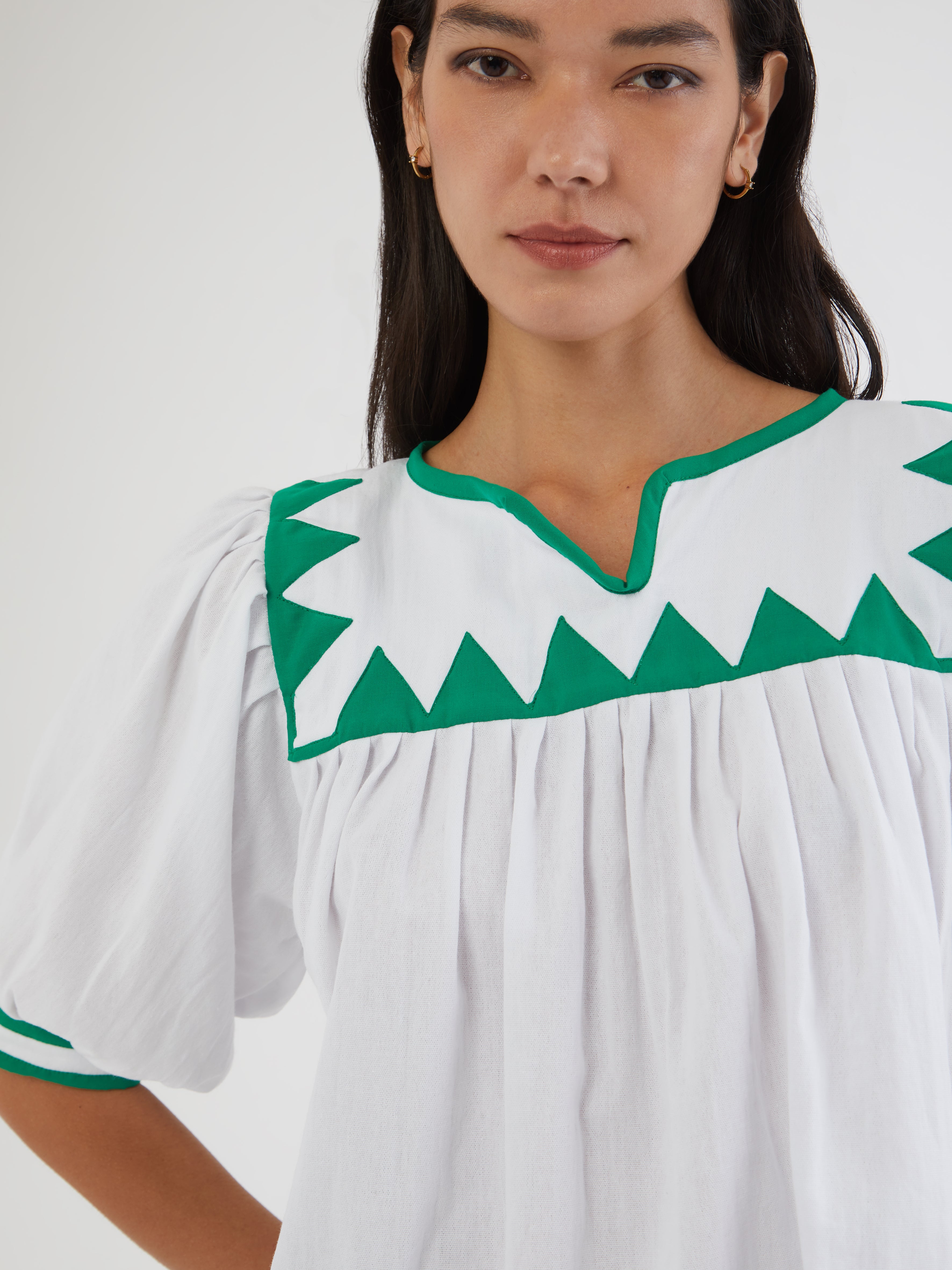 ETHICAL FASHION, CRAFTSMANSHIP, SUSTAINABLE FASHION, TRADITIONAL FASHION, ETHNIC FASHION, BOHEMIAN FASHION, MODA ETICA, MODA SOSTENIBILE, TECNICHE ARTIGIANALI, MODA TRADIZIONALE, MODA ETNICA, BOHEMIAN DRESS, MADE IN MEXICO, HANDMADE IN MEXICO, RARAMURI, RICAMATO A MANO, HAND ENBROIDERED, COLORFUL DRESS, RESORT WEAR, Tarahumara COMMUNITY, Chihuahua, EMPOWERING WOMEN