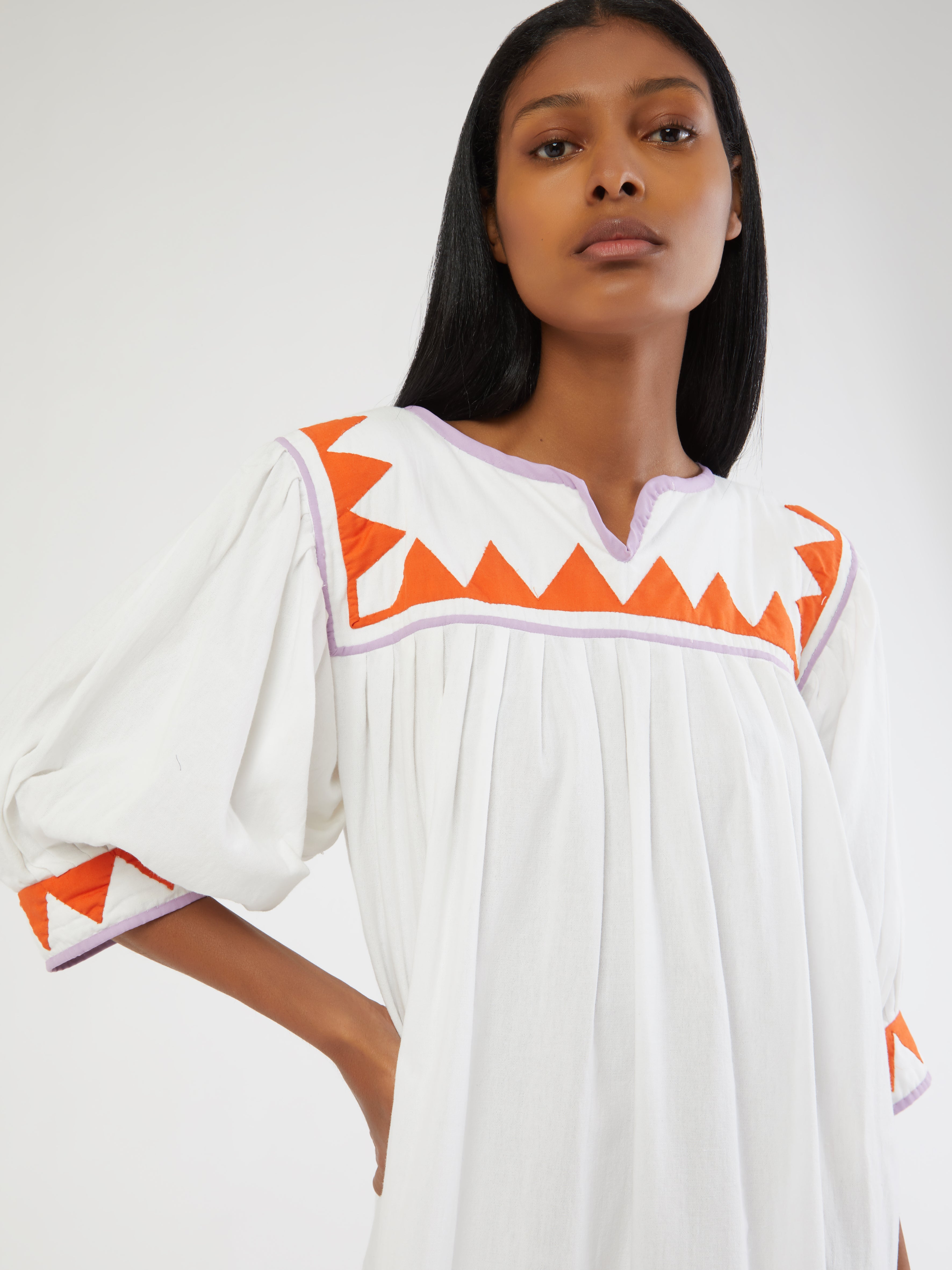 ETHICAL FASHION, CRAFTSMANSHIP, SUSTAINABLE FASHION, TRADITIONAL FASHION, ETHNIC FASHION, BOHEMIAN FASHION, MODA ETICA, MODA SOSTENIBILE, TECNICHE ARTIGIANALI, MODA TRADIZIONALE, MODA ETNICA, BOHEMIAN DRESS, MADE IN MEXICO, HANDMADE IN MEXICO, RARAMURI, RICAMATO A MANO, HAND ENBROIDERED, COLORFUL DRESS, RESORT WEAR, Tarahumara COMMUNITY, Chihuahua, EMPOWERING WOMEN