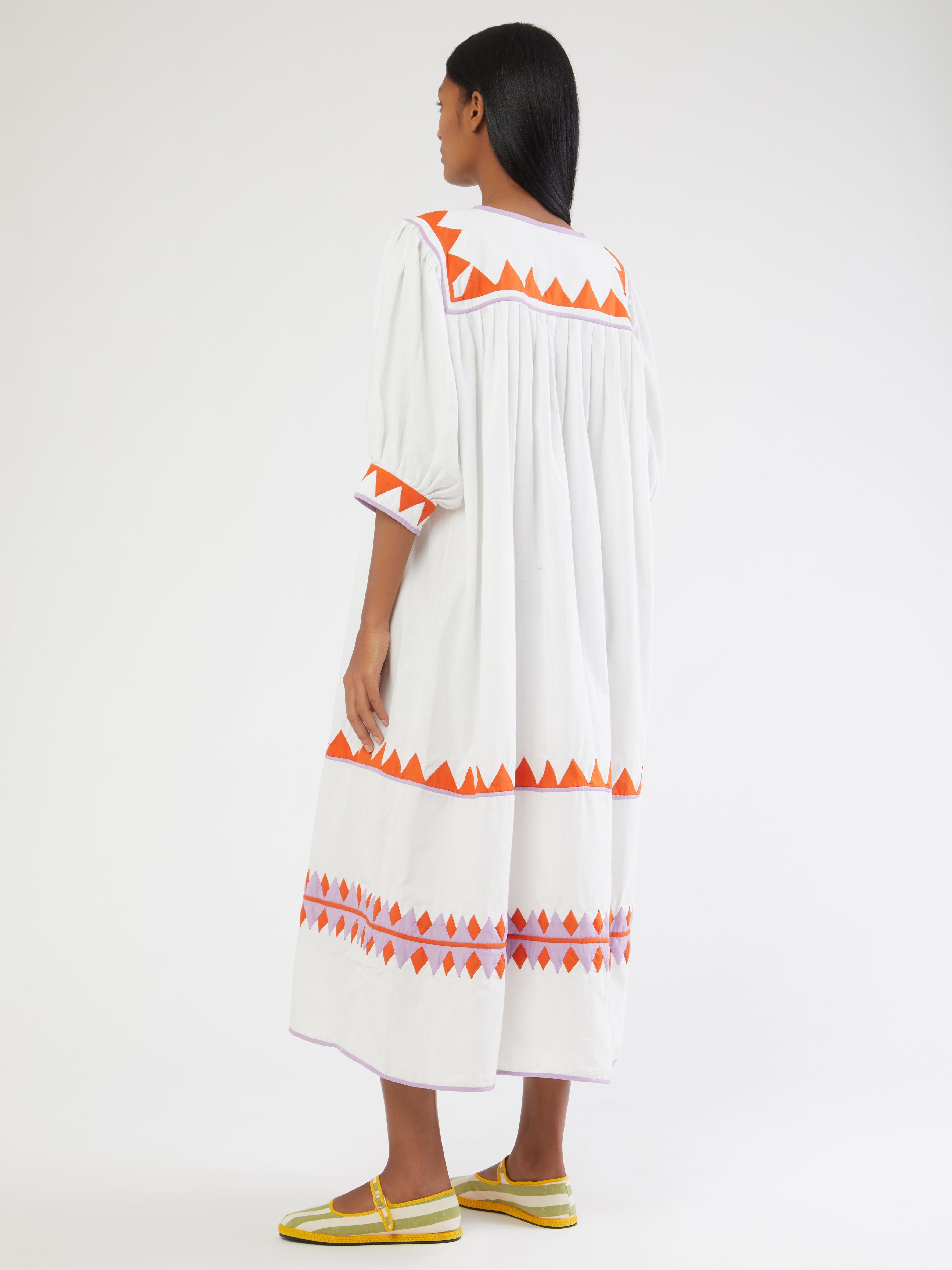 ETHICAL FASHION, CRAFTSMANSHIP, SUSTAINABLE FASHION, TRADITIONAL FASHION, ETHNIC FASHION, BOHEMIAN FASHION, MODA ETICA, MODA SOSTENIBILE, TECNICHE ARTIGIANALI, MODA TRADIZIONALE, MODA ETNICA, BOHEMIAN DRESS, MADE IN MEXICO, HANDMADE IN MEXICO, RARAMURI, RICAMATO A MANO, HAND ENBROIDERED, COLORFUL DRESS, RESORT WEAR, Tarahumara COMMUNITY, Chihuahua, EMPOWERING WOMEN
