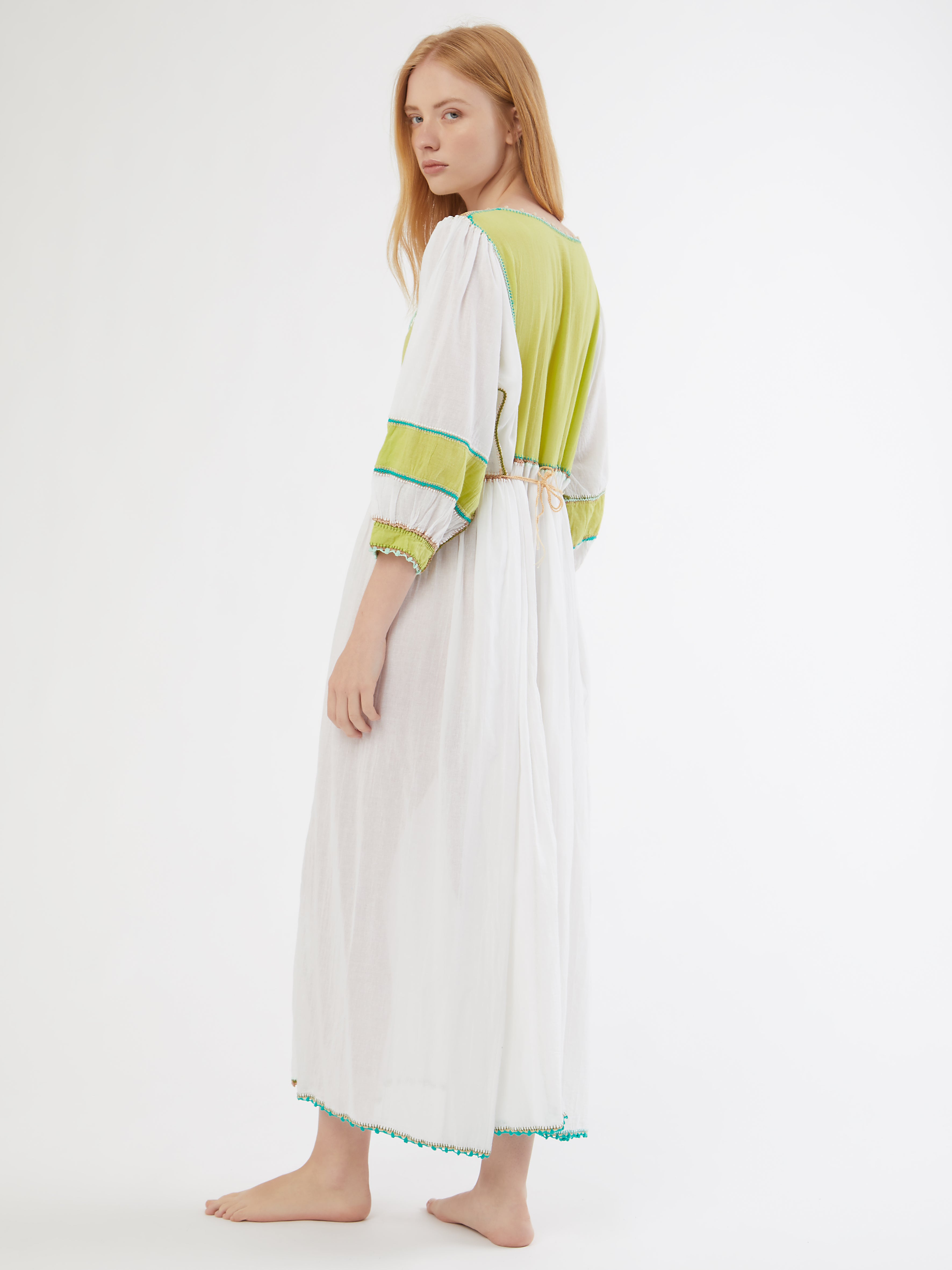 ETHICAL FASHION, CRAFTSMANSHIP, SUSTAINABLE FASHION, TRADITIONAL FASHION, ETHNIC FASHION, BOHEMIAN FASHION, MODA ETICA, MODA SOSTENIBILE, TECNICHE ARTIGIANALI, MODA TRADIZIONALE, MODA ETNICA, BOHEMIAN DRESS, MADE IN MEXICO, HANDMADE IN MEXICO, ZAPOTECA, RICAMATO A MANO, HAND ENBROIDERED, COLORFUL DRESS, RESORT WEAR, Tarahumara COMMUNITY, Chihuahua, EMPOWERING WOMEN, OXACA