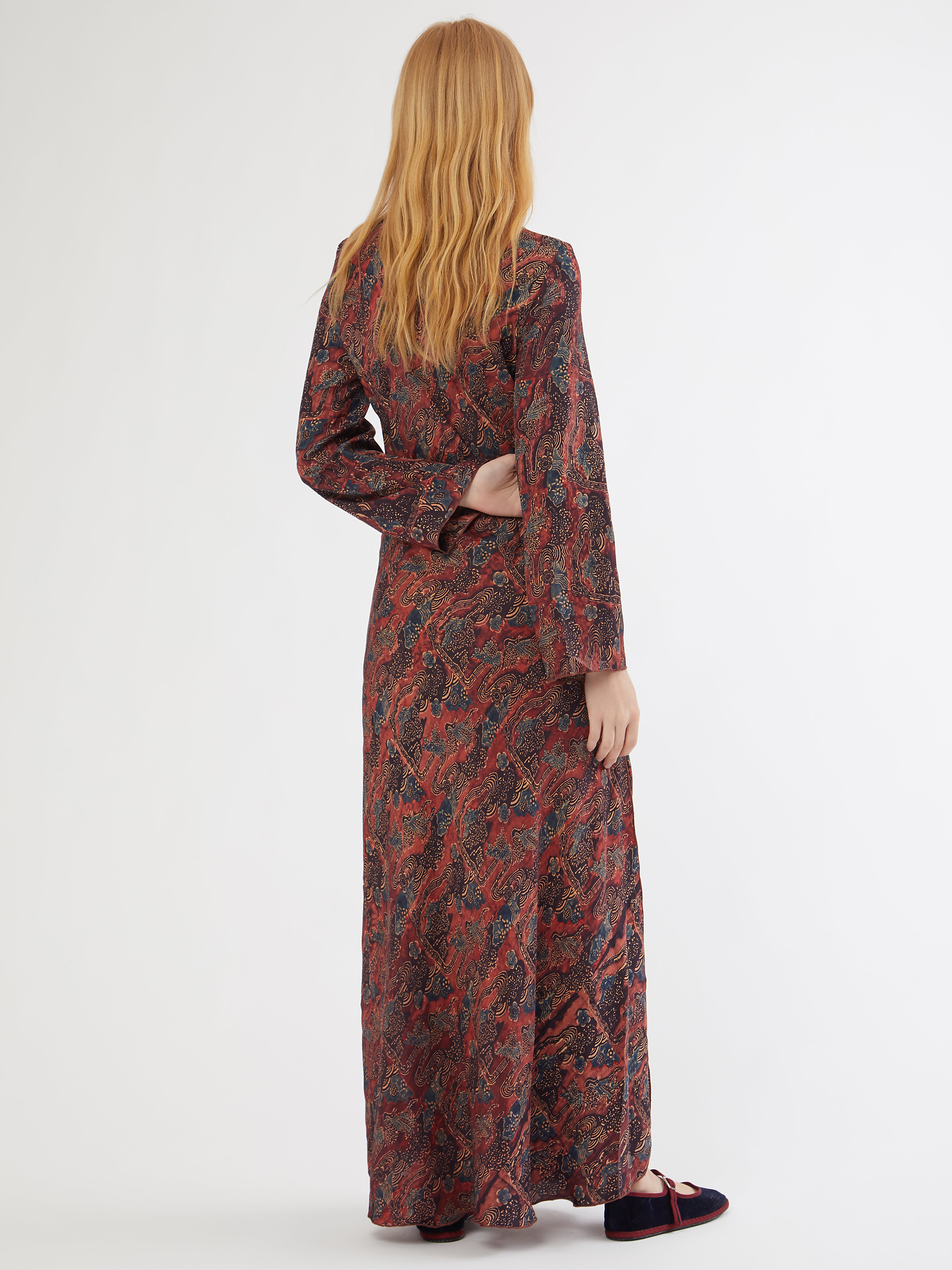 FASHION, BIASED DRESS, TIE DYE, HANDMADE IN INDIA, HANDMADE PRINT, SILK DRESS, SUMMER DRESS, SILK, LONG SLEEVE DRESS, SILK BIASED DRESS, VESTITO IN SETA, FATTO A MANO, TINTO A MANO, VESTITO A MANICHE LUNGHE, TAGLIO SBIECO