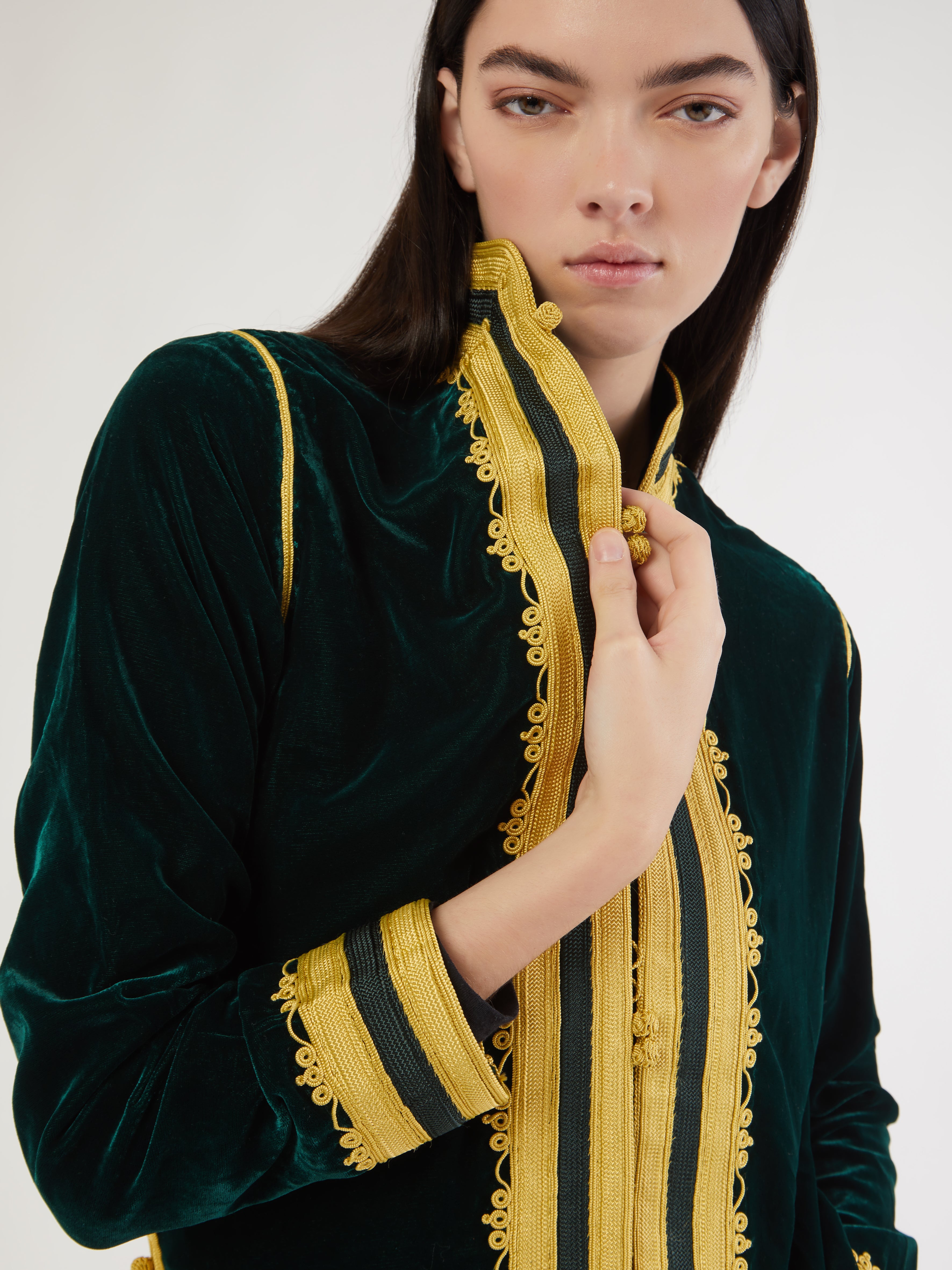 Embroidered in silk threads, Ethical fashion, craftsmanship, sustainable fashion, traditional fashion, ethnic fashion, moda etica, moda sostenibile, tecniche artigianali, moda tradizionale, moda etnica, fatto a mano, handmade, bohemian jacket, boho jacket, midseason jacket, giacca di mezza stagione, ricamo a mano, hand embroidery, silk embroidery, ricamo seta, moroccan jacket, giacca marocchina, collo coreana, giacca di velluto, velvet jacket, giacca di cashmere, cashmere jacket