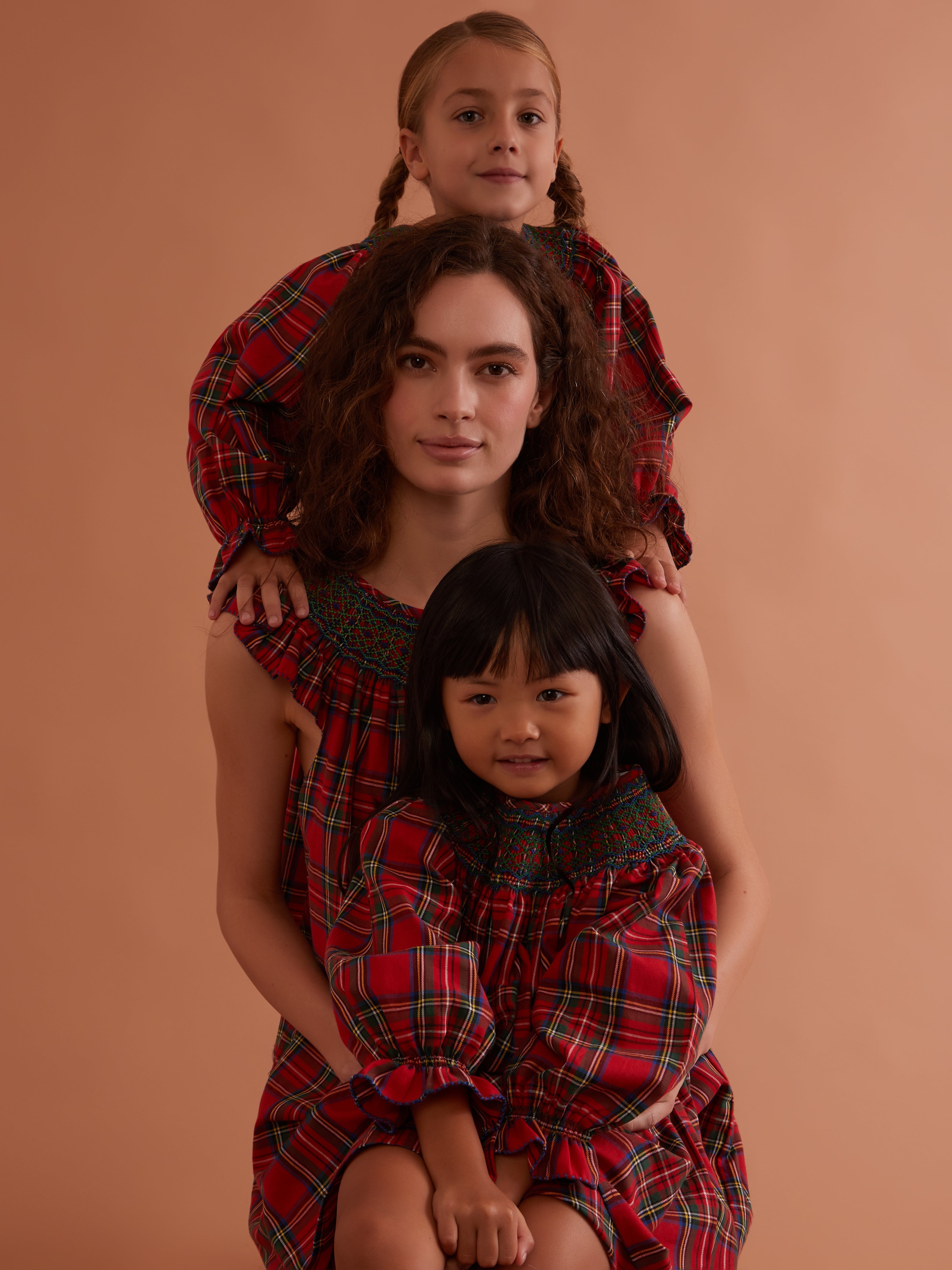 ETHICAL FASHION, CRAFTSMANSHIP, SUSTAINABLE FASHION, TRADITIONAL FASHION, ETHNIC FASHION, BOHEMIAN FASHION, MODA ETICA, MODA SOSTENIBILE, TECNICHE ARTIGIANALI, MODA TRADIZIONALE, MODA ETNICA, BOHEMIAN DRESS, MADE IN MADAGASCAR, HANDMADE IN MADAGASCAR, COTTON NIGHTDRESS, COTTON NIGHTGOWN, CAMICIA DA NOTTE IN COTONE, PIGIAMA DI COTONE, COTTON PAJAMA, NIGHTWEAR, SLEEPWEAR, FASHION PAJAMA, PUNTO SMOCK, SMOKED, SMOCKED, HAND EMBROIDERED, RICAMATO A MANO, KIDSWEAR, MUMMY AND ME, MINI ME