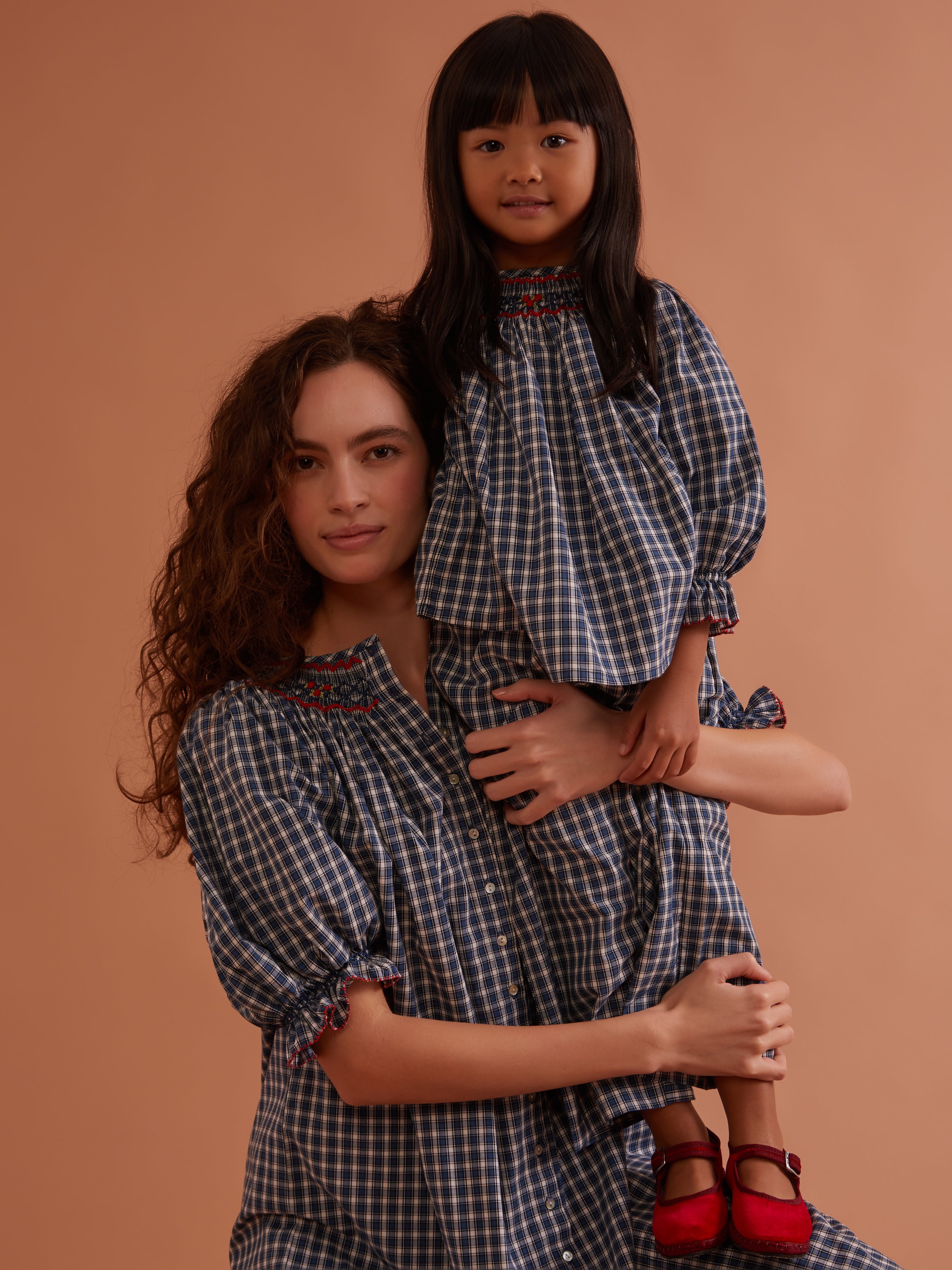 ETHICAL FASHION, CRAFTSMANSHIP, SUSTAINABLE FASHION, TRADITIONAL FASHION, ETHNIC FASHION, BOHEMIAN FASHION, MODA ETICA, MODA SOSTENIBILE, TECNICHE ARTIGIANALI, MODA TRADIZIONALE, MODA ETNICA, BOHEMIAN DRESS, MADE IN MADAGASCAR, HANDMADE IN MADAGASCAR, COTTON NIGHTDRESS, COTTON NIGHTGOWN, CAMICIA DA NOTTE IN COTONE, PIGIAMA DI COTONE, COTTON PAJAMA, NIGHTWEAR, SLEEPWEAR, FASHION PAJAMA, PUNTO SMOCK, SMOKED, SMOCKED, HAND EMBROIDERED, RICAMATO A MANO, KIDSWEAR, MUMMY AND ME, MINI ME