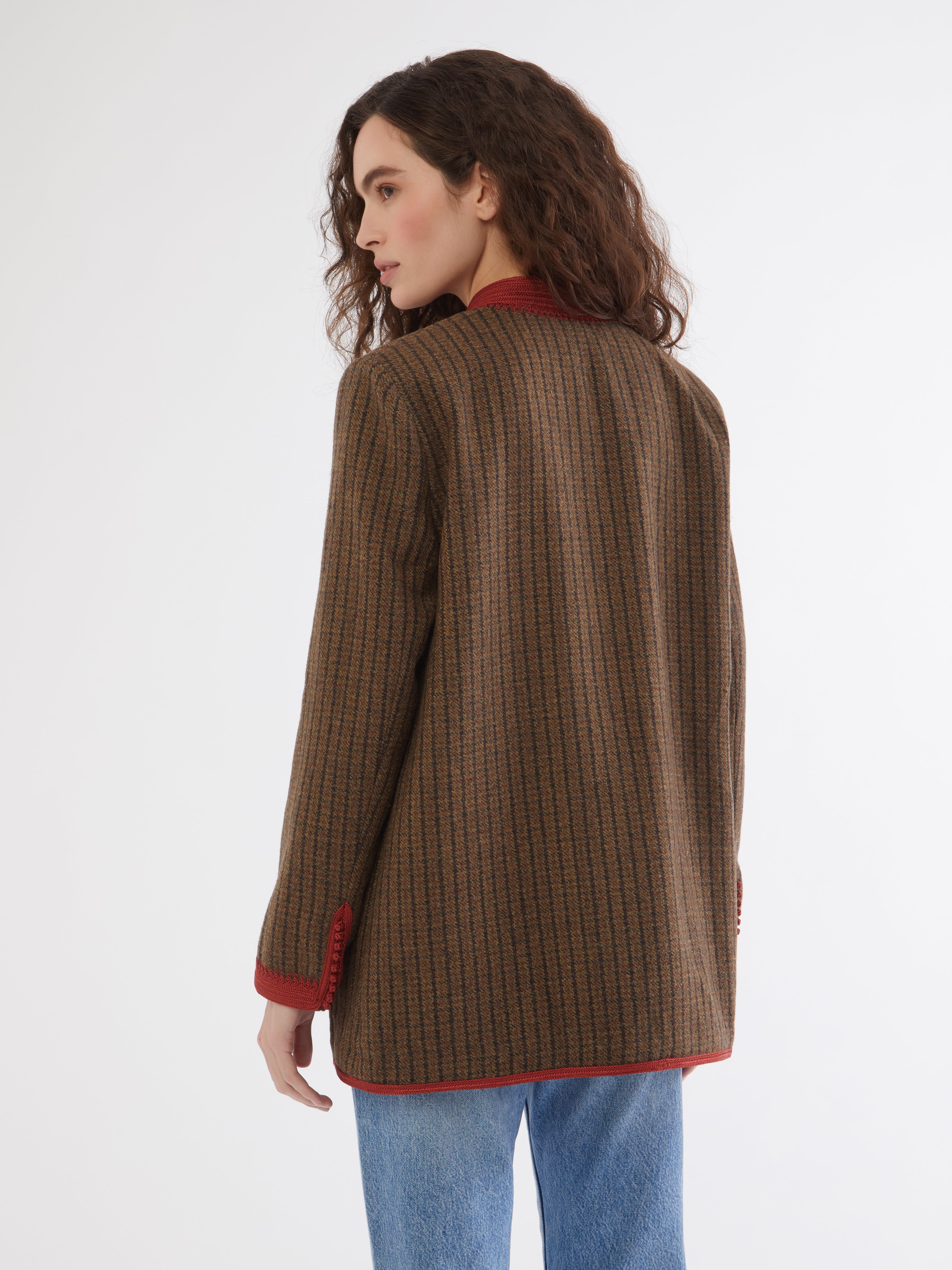 Traditional embellished jacket, Embroidered in silk threads, 100% silk velvet; 100% silk embroidery Ethical fashion, craftsmanship, sustainable fashion, traditional fashion, ethnic fashion, moda etica, moda sostenibile, tecniche artigianali, moda tradizionale, moda etnica, fatto a mano, handmade, bohemian coat, boho coat, velvet coat, giacca di velluto, midseason coat, giacca di mezza stagione, ricamo a mano, hand embroidery, silk embroidery, ricamo seta, giacche sartoriali, tailored jacket, wool jacket, bl