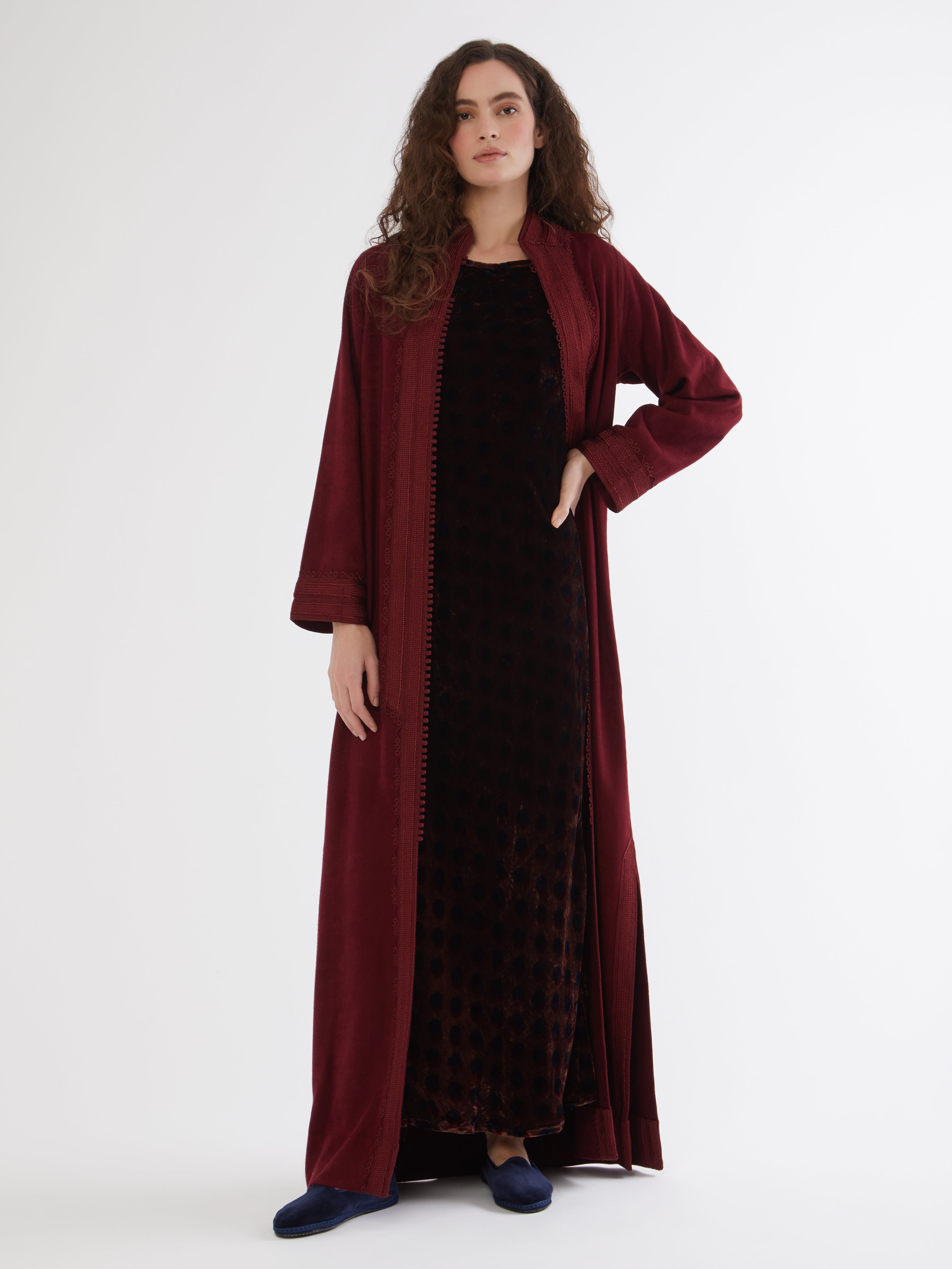 Embroidered in silk threads, Ethical fashion, craftsmanship, sustainable fashion, traditional fashion, ethnic fashion, moda etica, moda sostenibile, tecniche artigianali, moda tradizionale, moda etnica, fatto a mano, handmade, bohemian jacket, boho jacket, midseason jacket, giacca di mezza stagione, ricamo a mano, hand embroidery, silk embroidery, ricamo seta, moroccan jacket, giacca marocchina, collo coreana, giacca di velluto, velvet jacket, giacca di cashmere, cashmere jacket