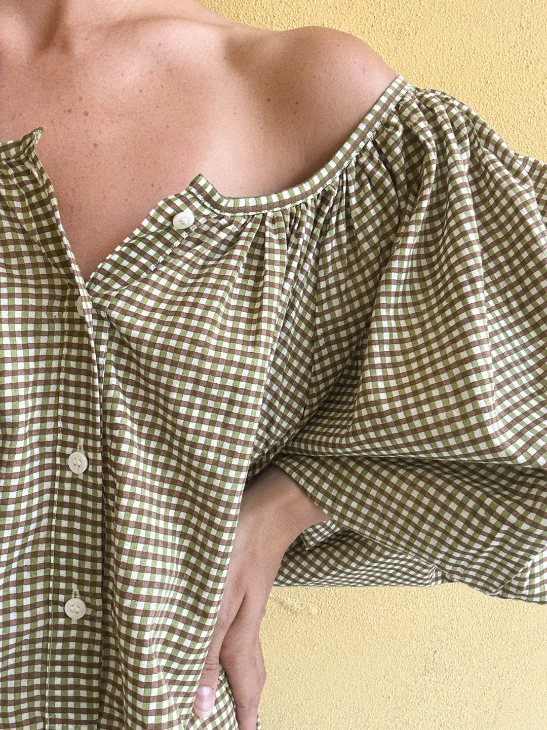 Ethical fashion, craftsmanship, sustainable fashion, traditional fashion, ethnic fashion, moda etica, moda sostenibile, tecniche artigianali, moda tradizionale, moda etnica, fatto a mano, handmade, kaftano, kaftan, beachwear, moda di spiaggia, summer wear, bohemian style, boho styile, stile bohemio, stile boho, resort wear, india, moda indiana, indian fashion, hand dye, tie dye, colorful kaftan, silk kaftan, beach style, hand printed