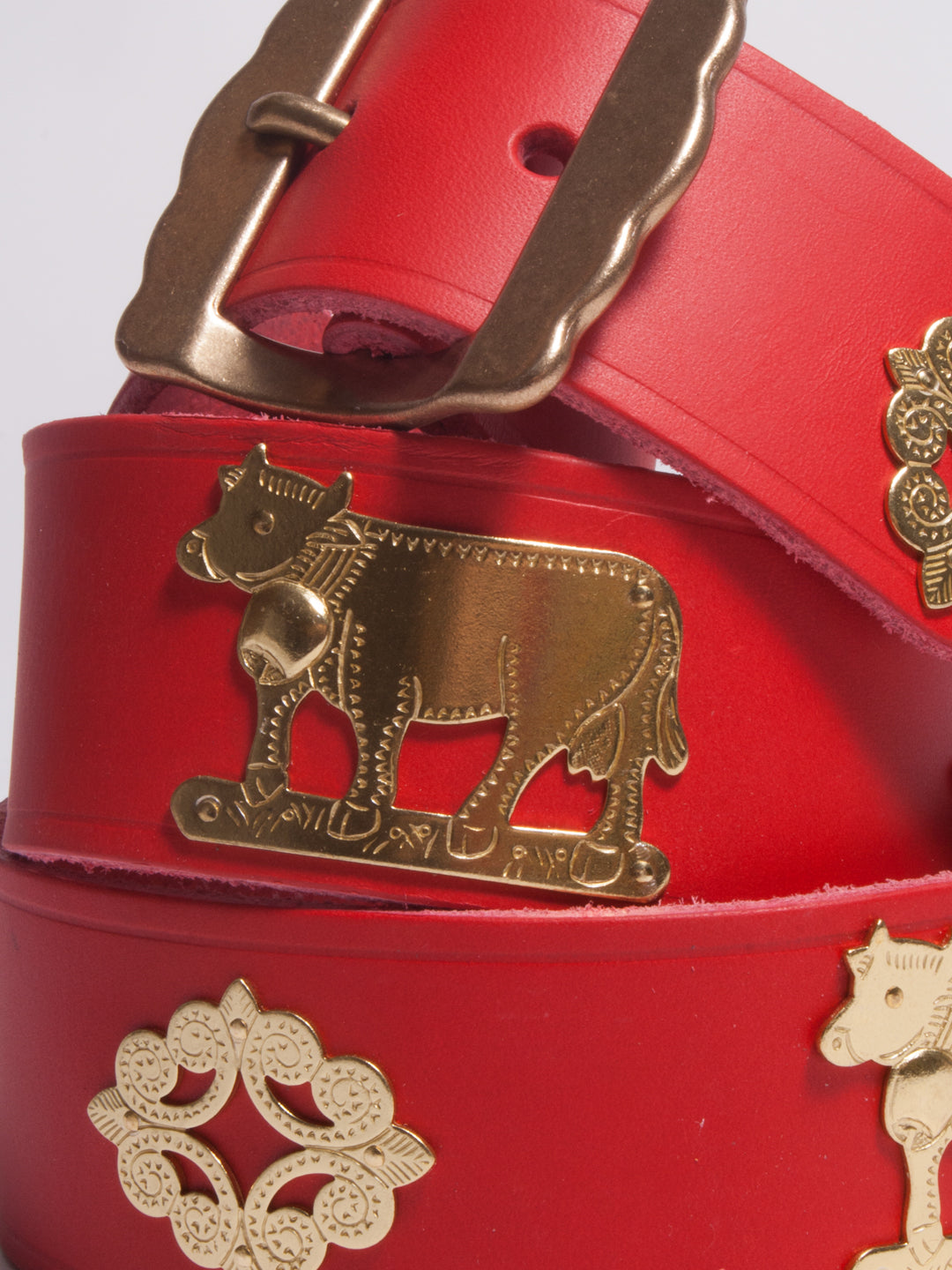 The Alpine Belt, Appenzeller belt, made in Switzerland, handmade, mountain belt, leather belt, cintura di pelle, cintura con le mucche, stelle alpine, cintura svizzera, cintura tirolese, cintura ampezzana, traditional belt, cow belt, 