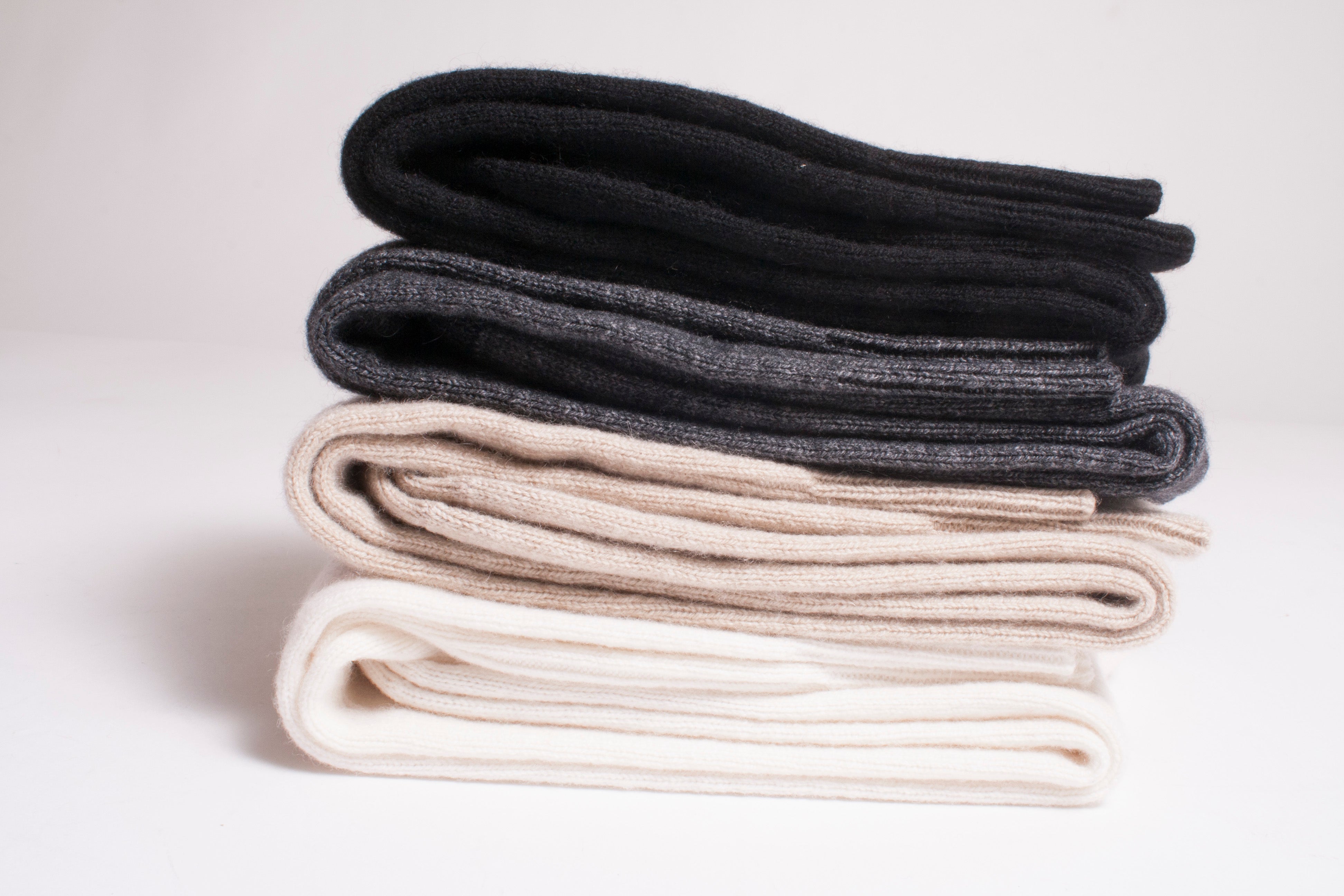 socks, cotton socks, high-knee socks, made in italy, handmade, artigianally made, fatto a mano, calzettoni invernali, winter cotton, calze di cotone, calze di cachemire, cachemire socks, cashmire socks